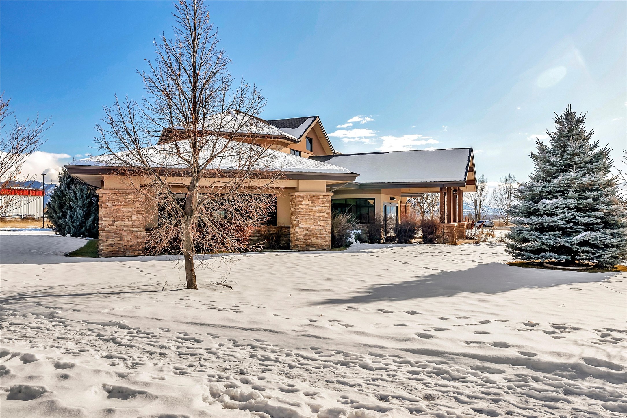 4500 Expressway Property Photo 4