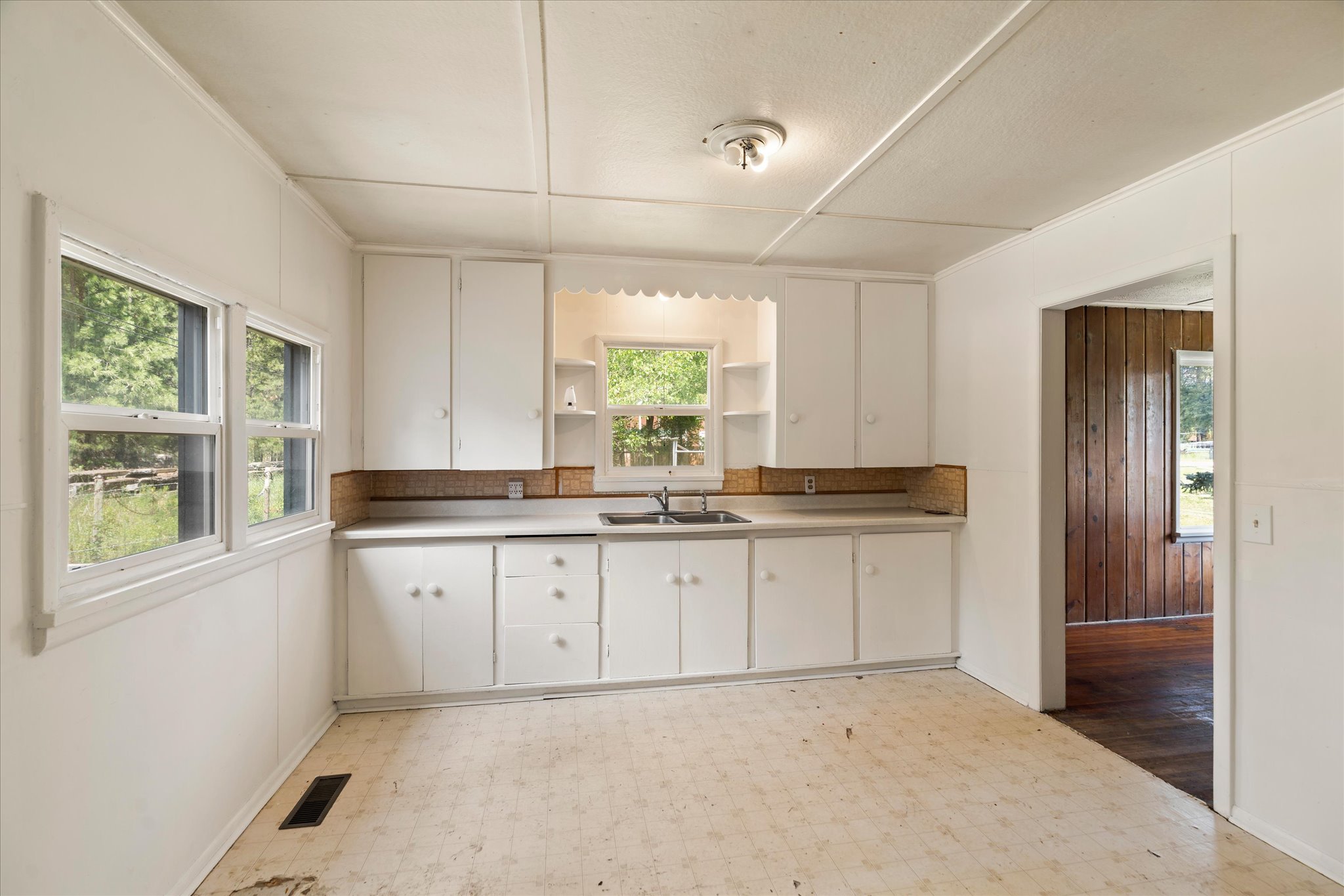 78 Airstrip Road Property Photo 10
