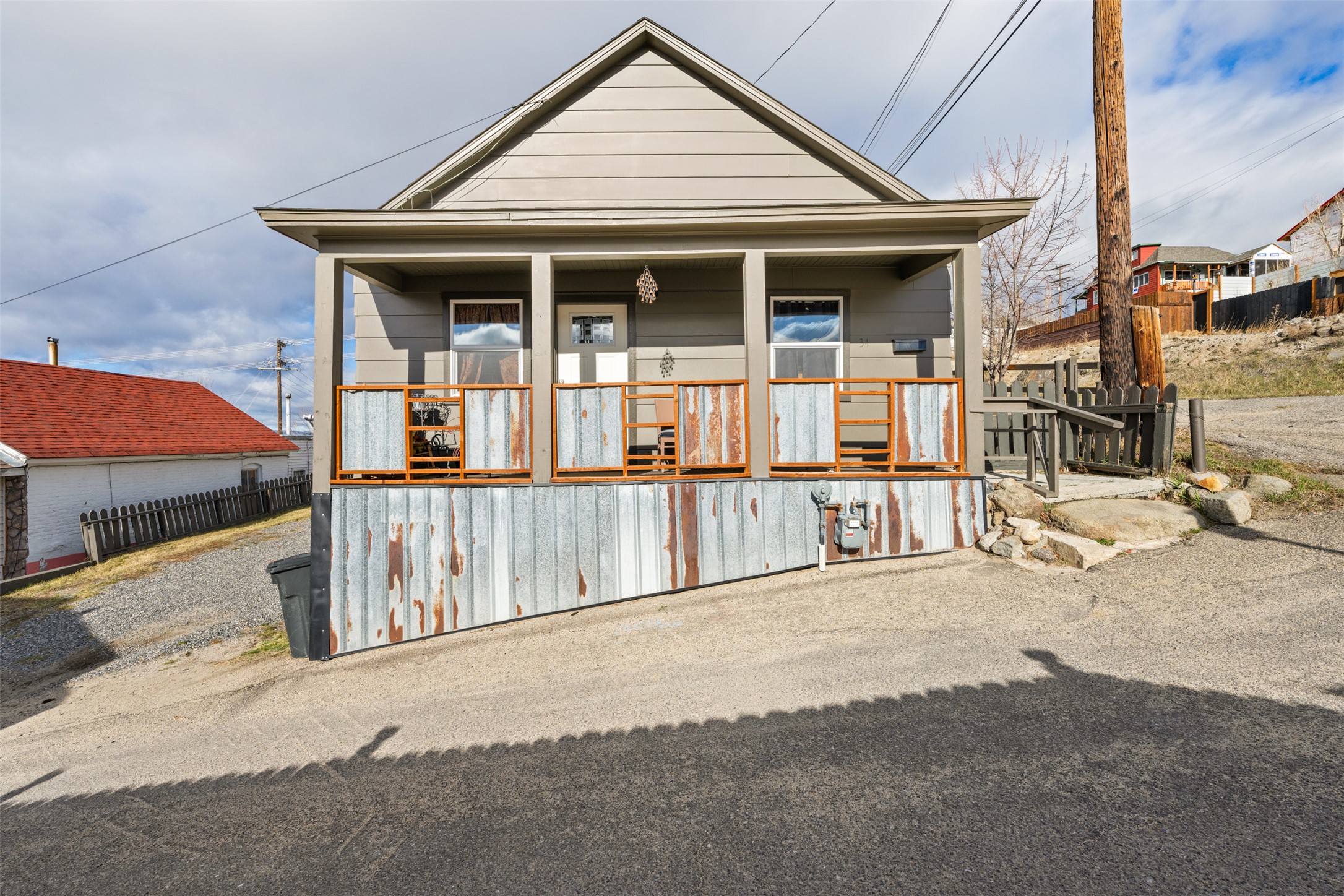 34 E Summit Street Property Photo 2
