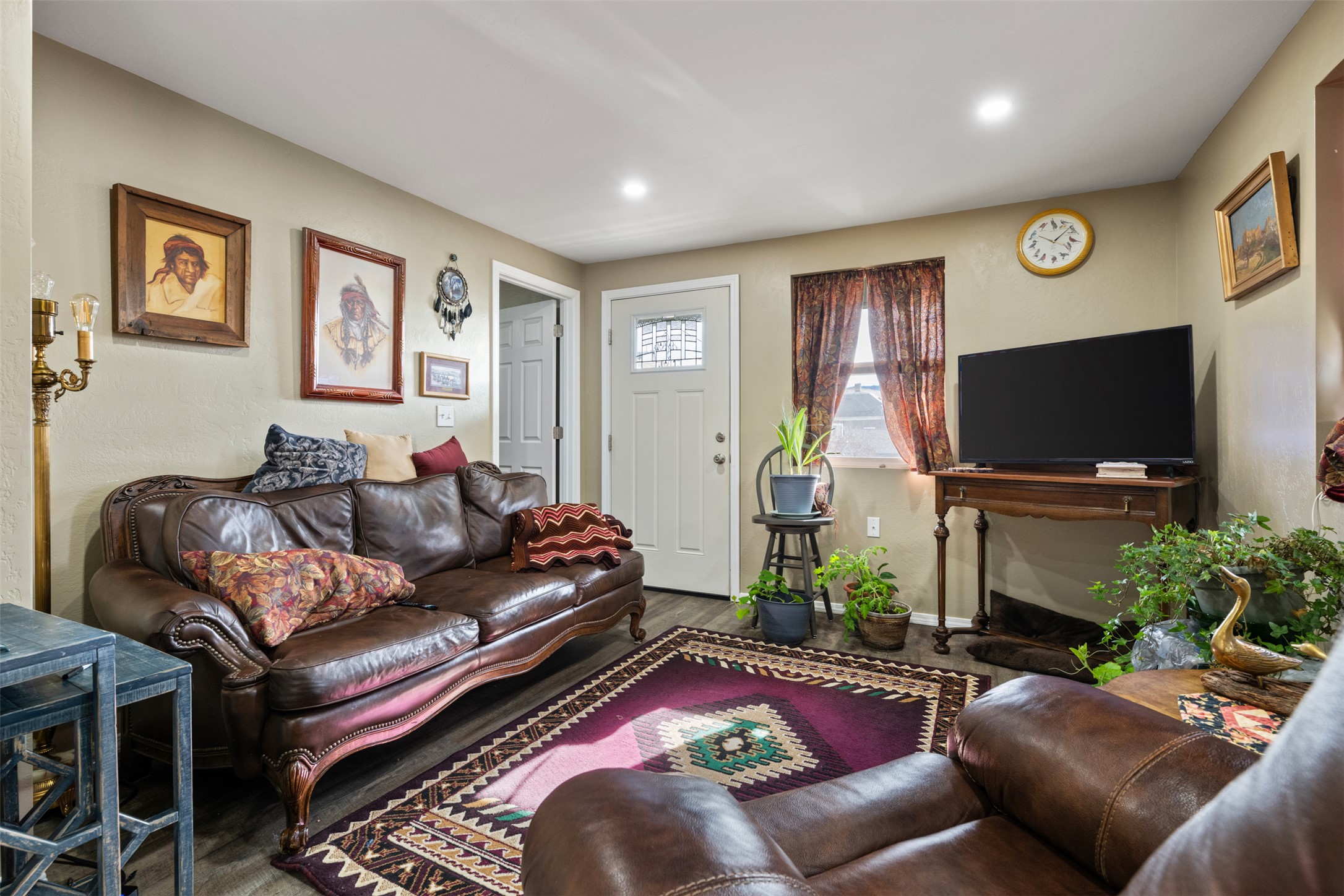 34 E Summit Street Property Photo 6
