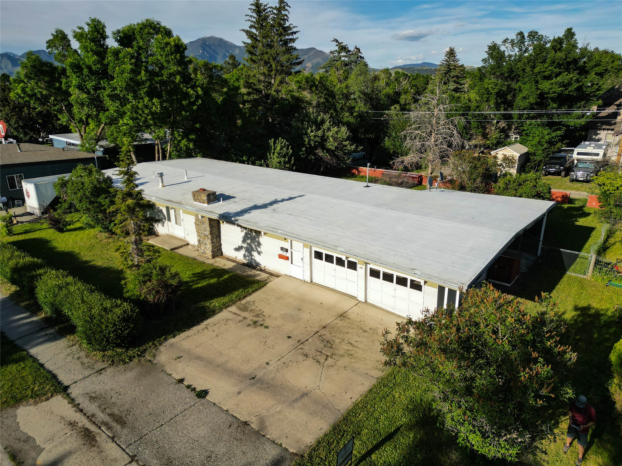 412 S 11th Avenue Property Photo 8