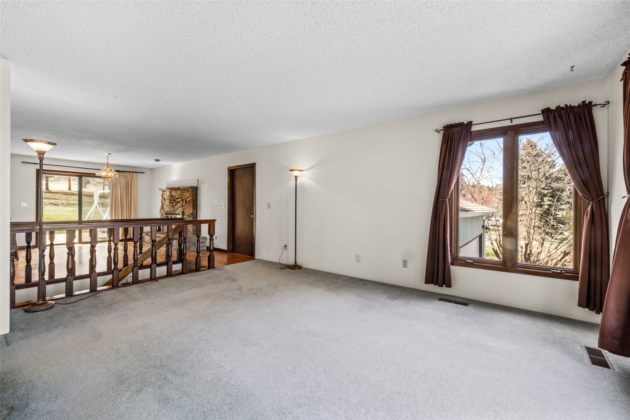 212 Lakeshore Drive Property Photo 15