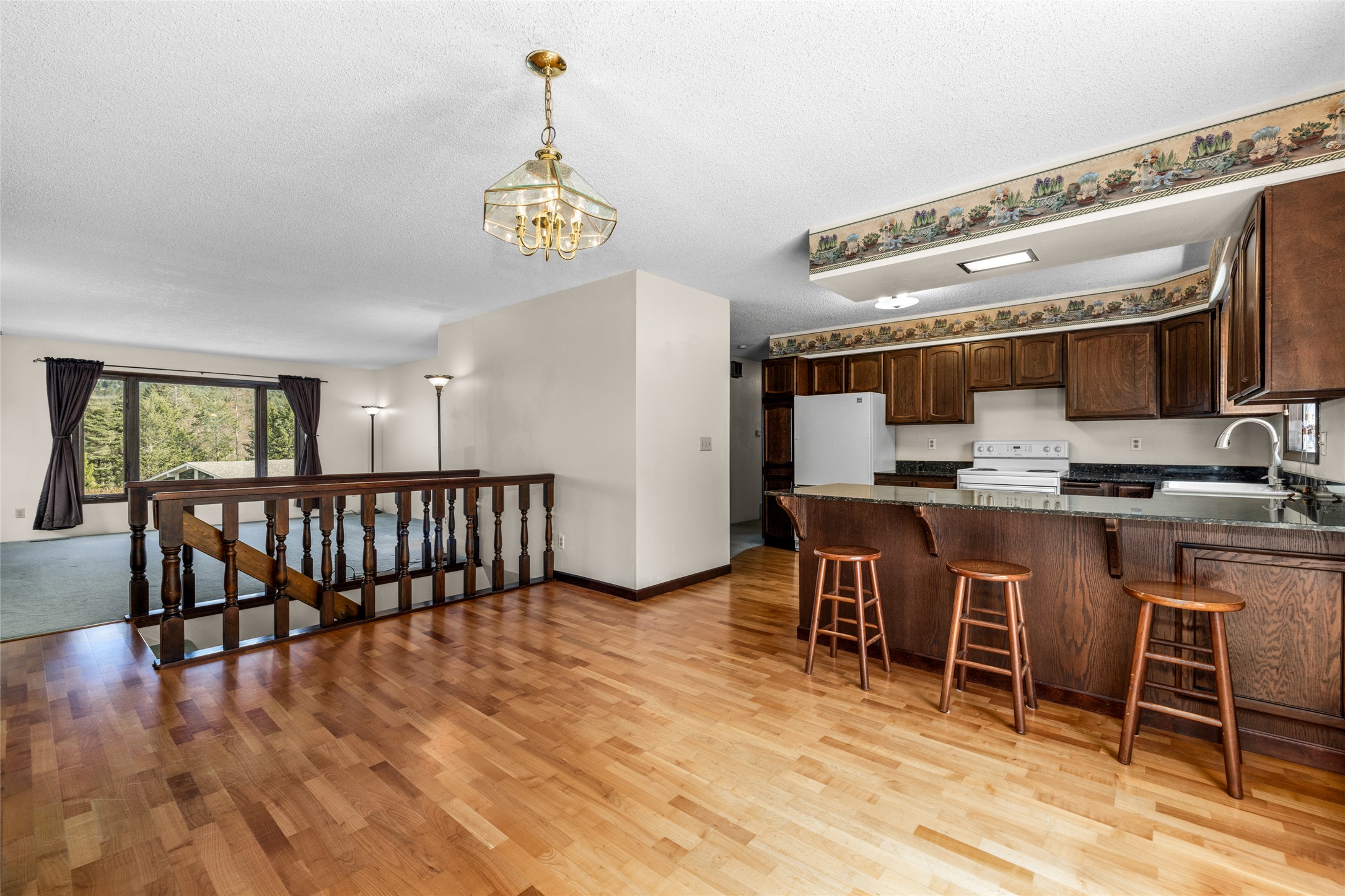 212 Lakeshore Drive Property Photo 18