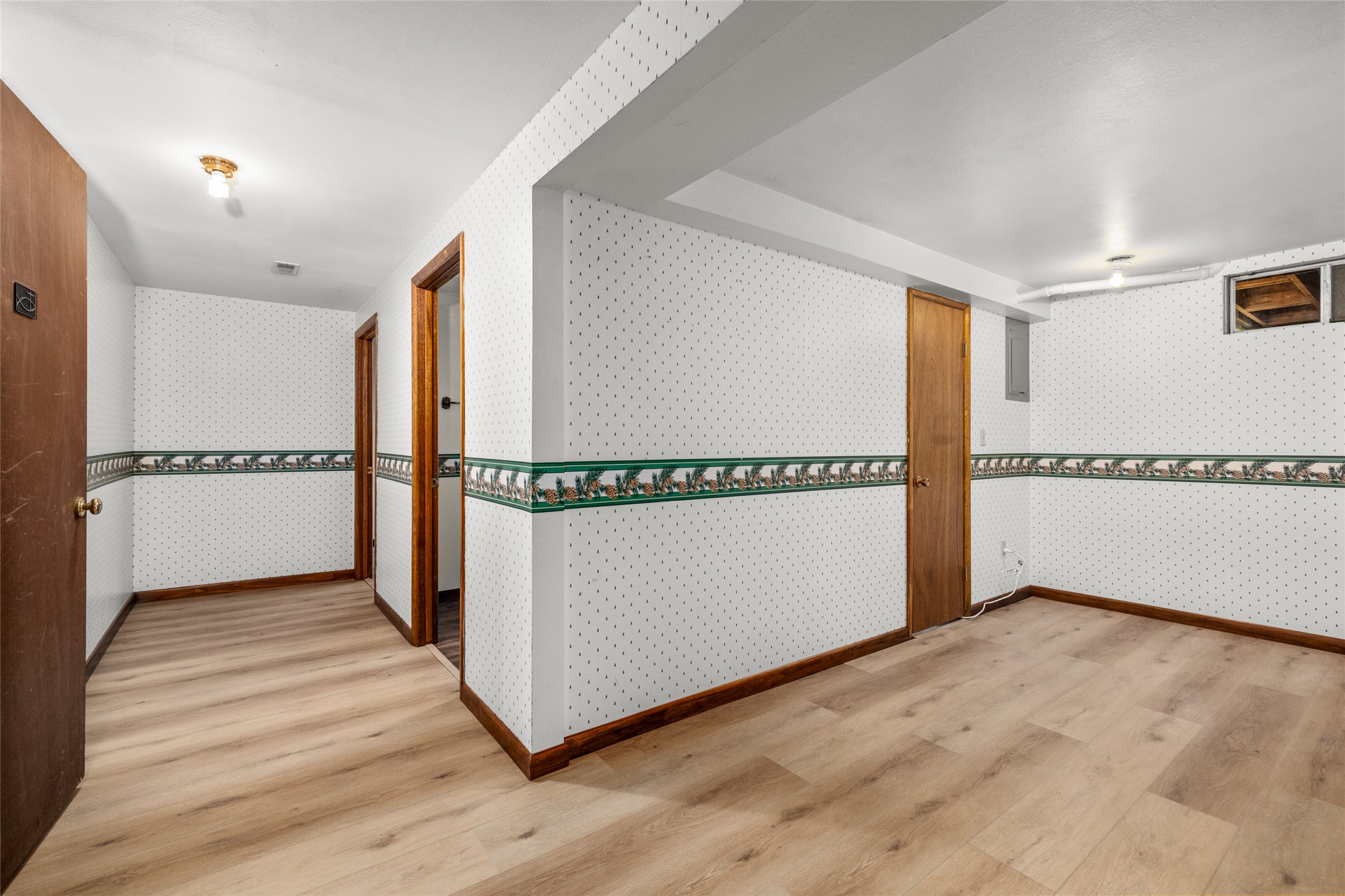 212 Lakeshore Drive Property Photo 31