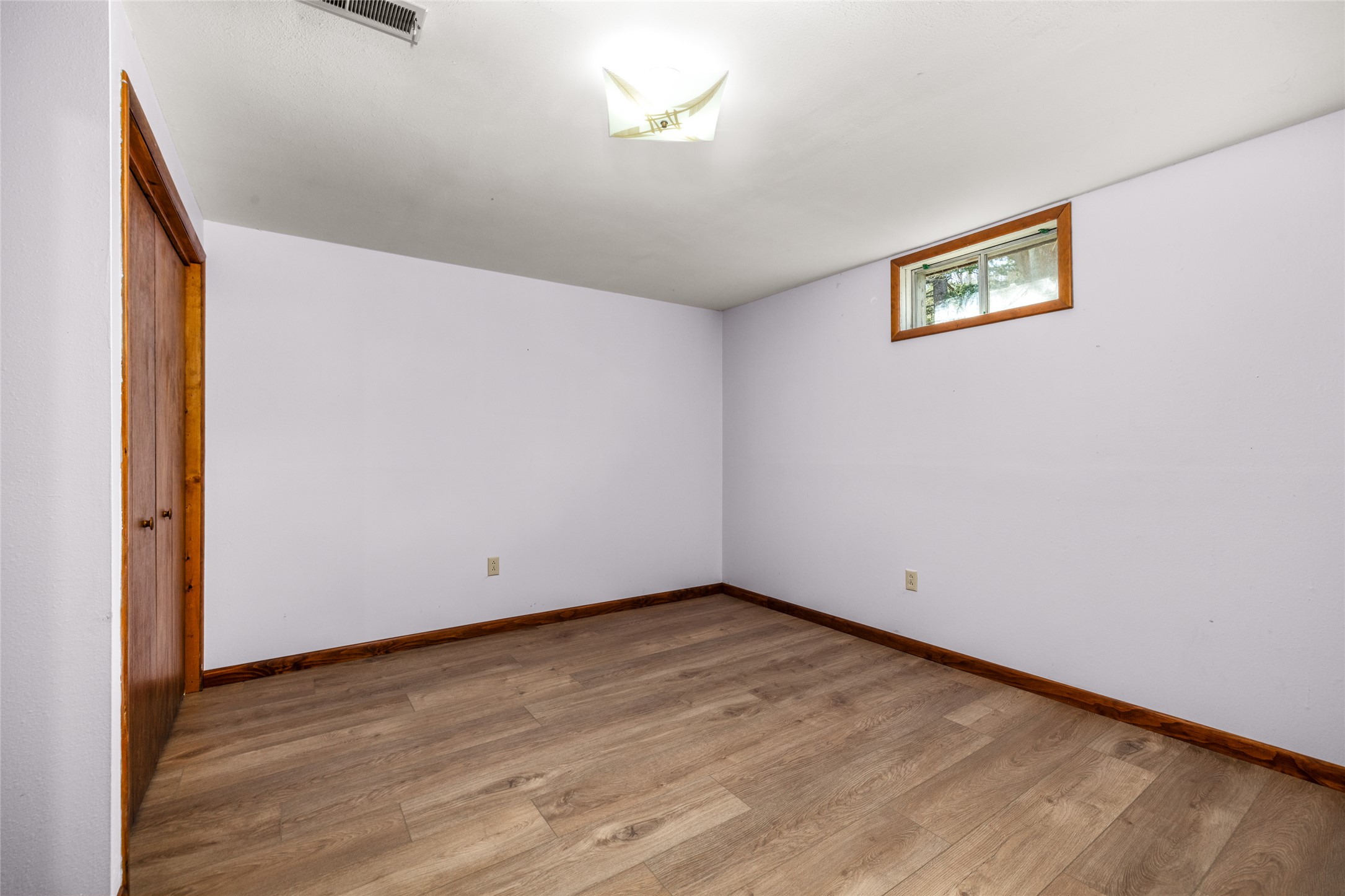 212 Lakeshore Drive Property Photo 33