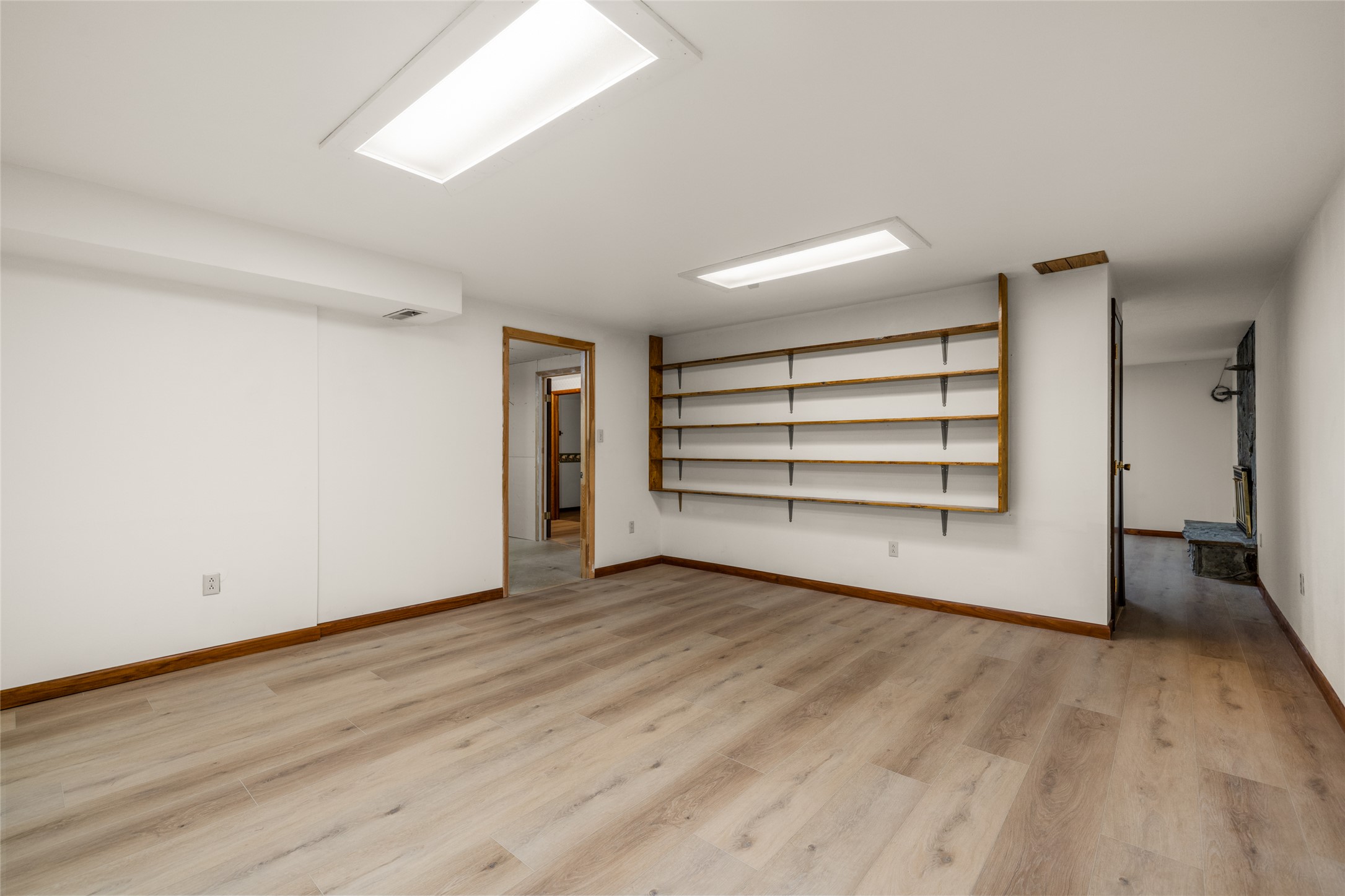 212 Lakeshore Drive Property Photo 35