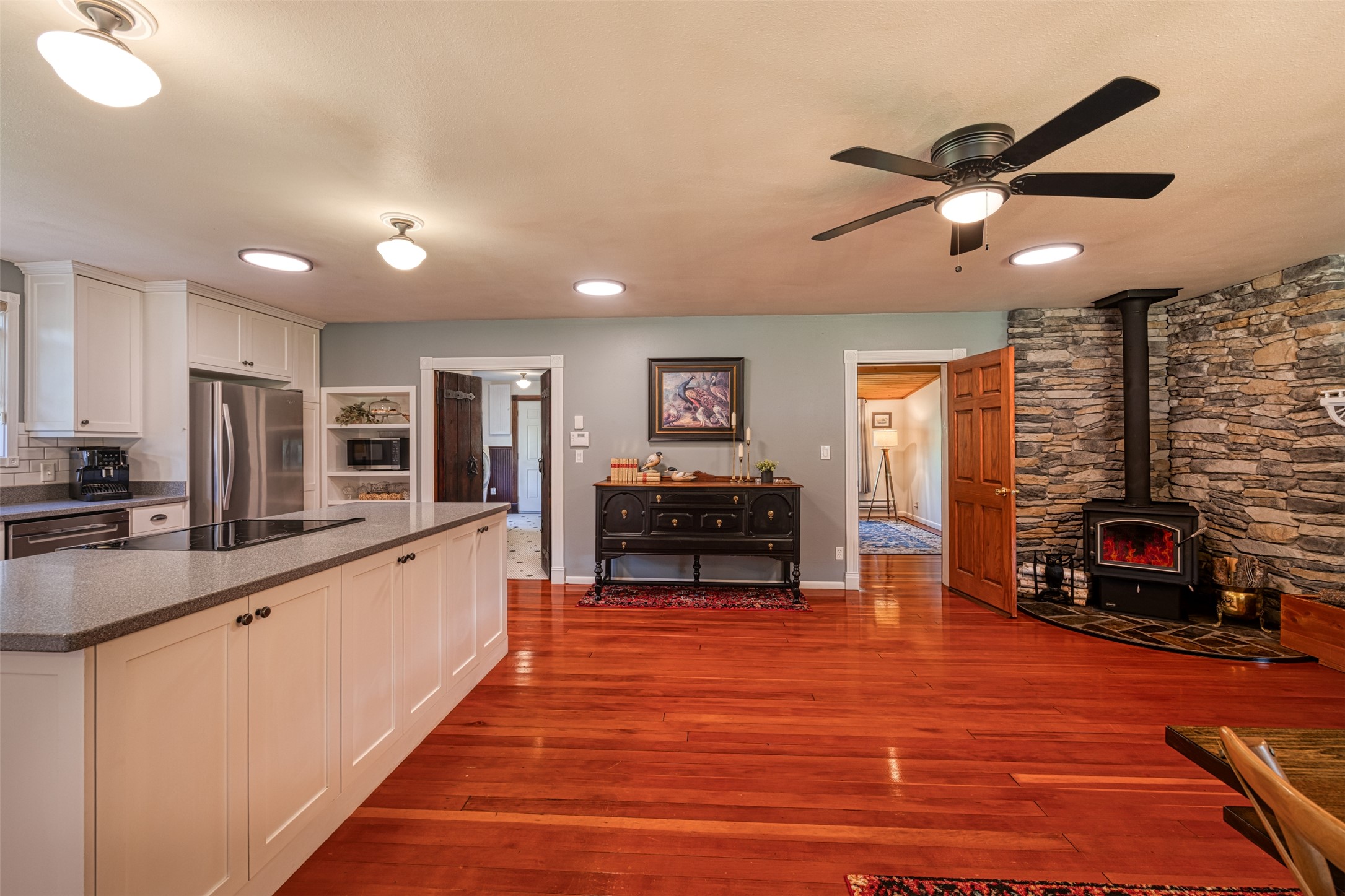 8 N Cooper Lane Property Photo 5