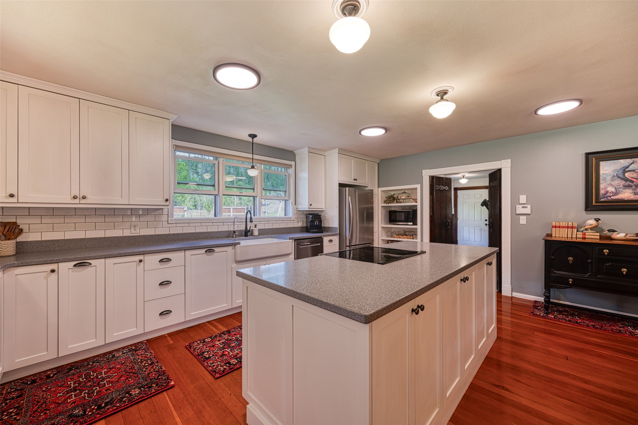 8 N Cooper Lane Property Photo 6
