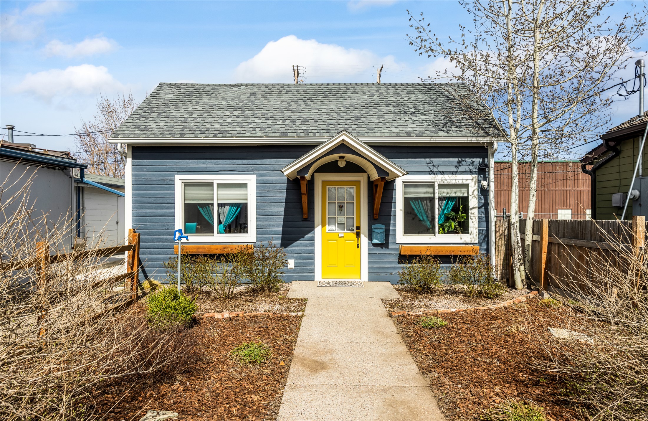 107 3rd Avenue E Property Photo 2