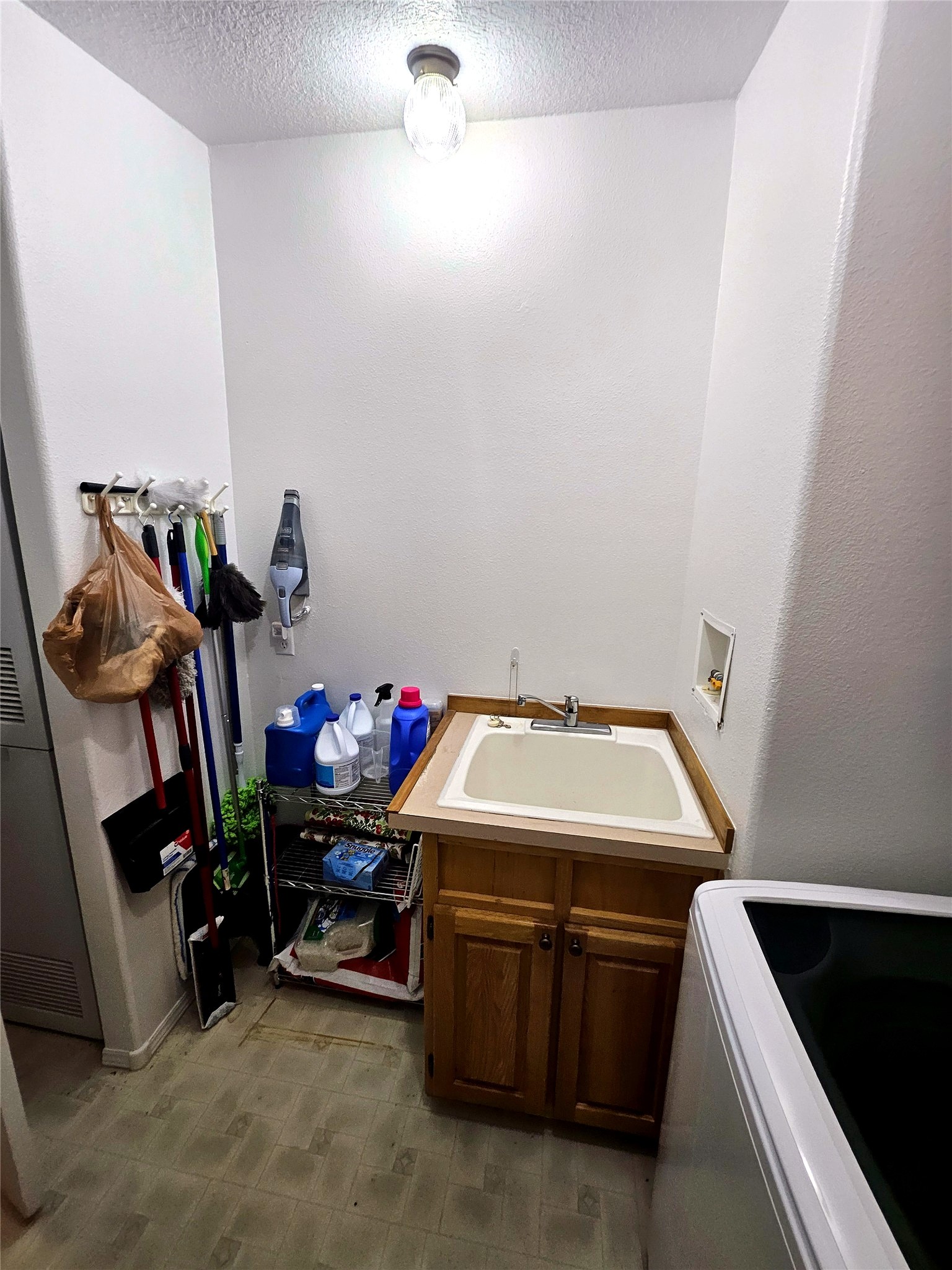 1725 Dukes Avenue Property Photo 33