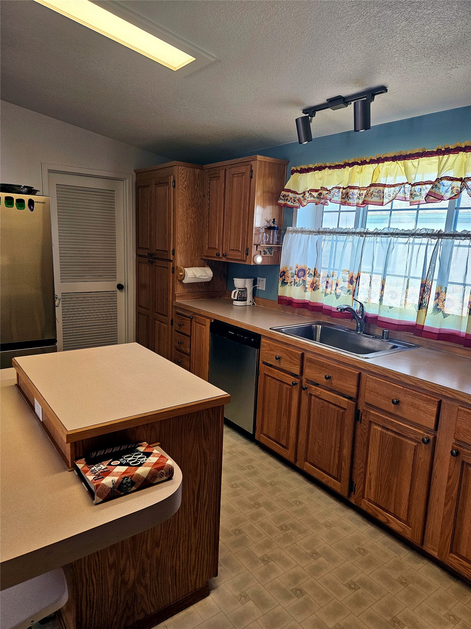 1725 Dukes Avenue Property Photo 38