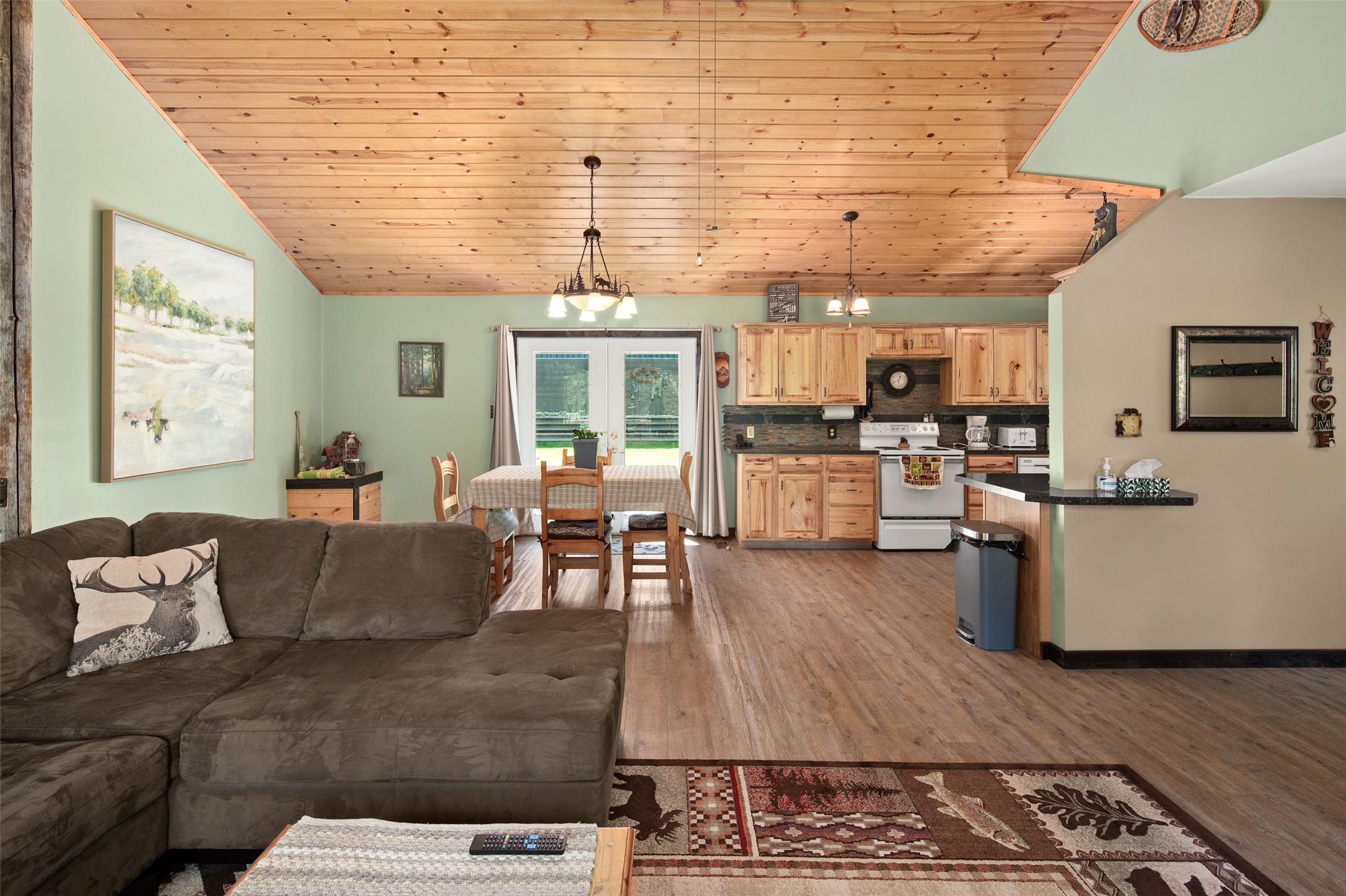 151 4th Street W Property Photo 42