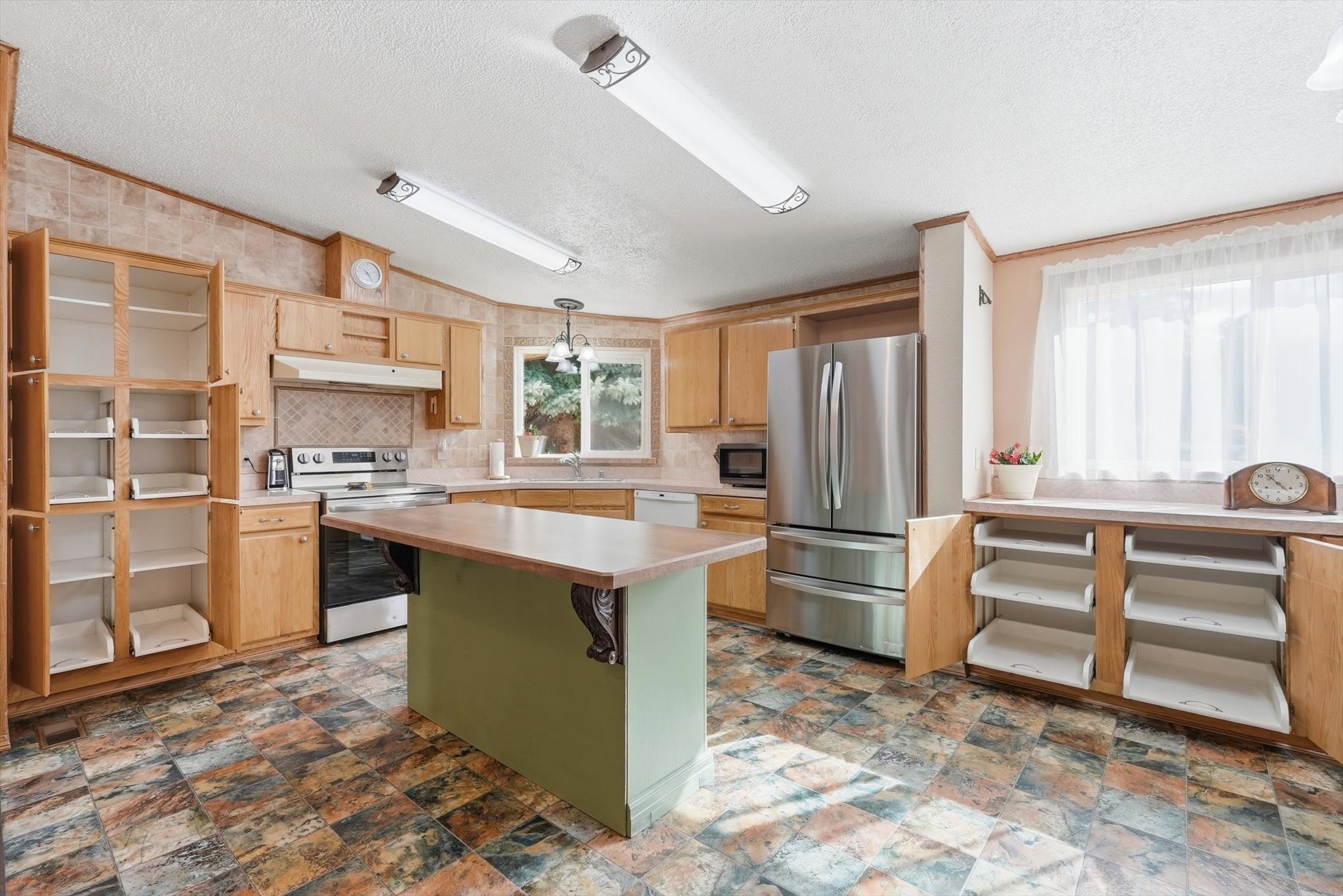 1110 5th Street E Property Photo 2