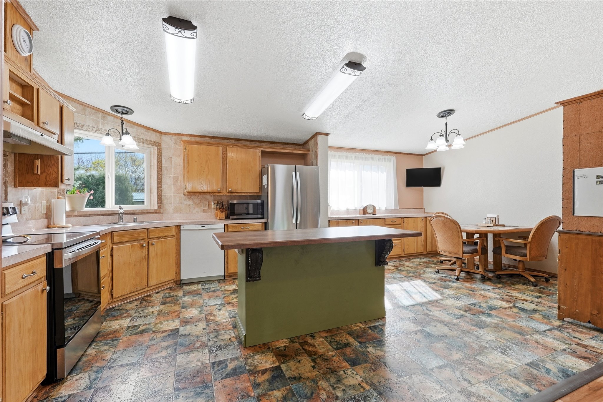 1110 5th Street E Property Photo 15