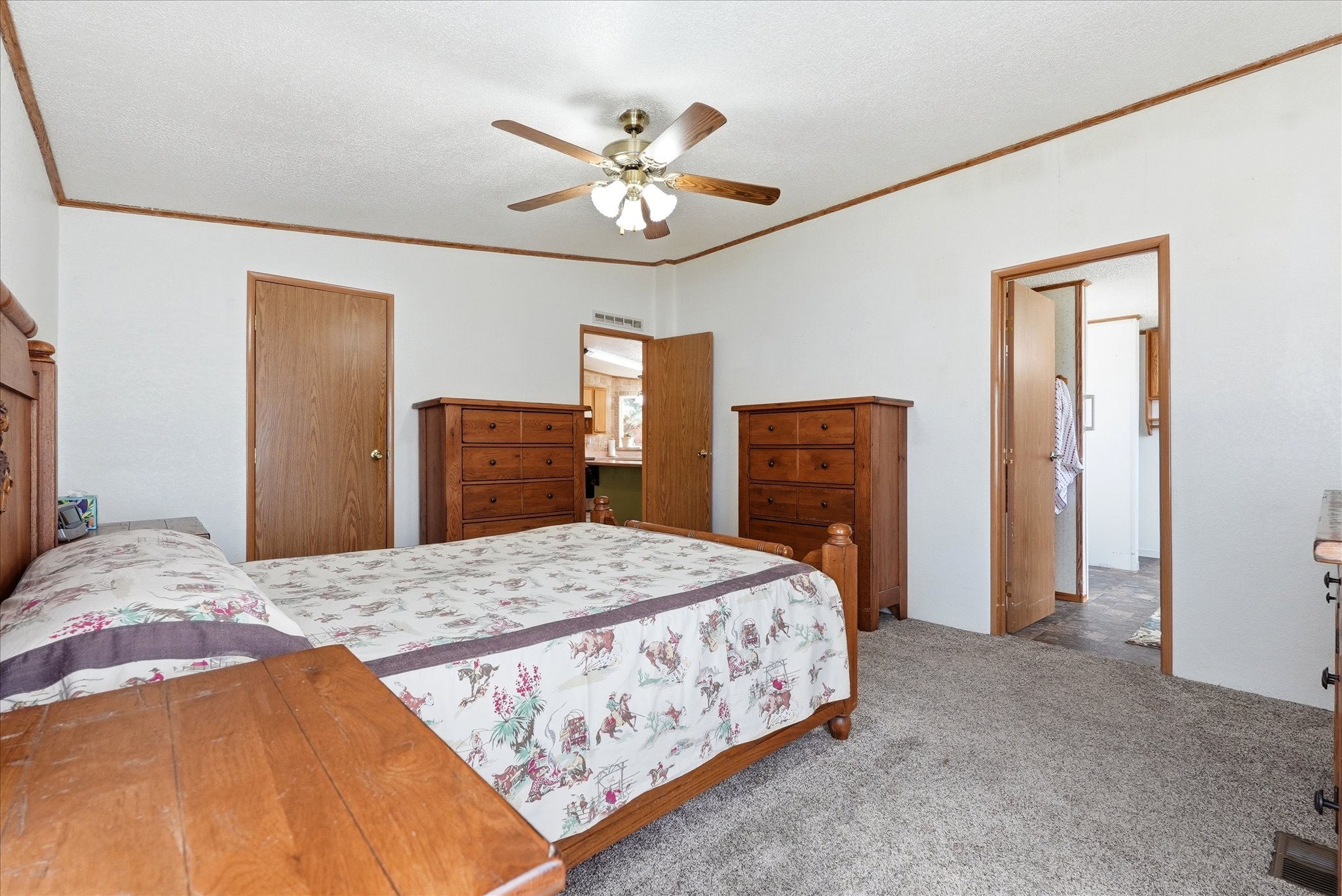 1110 5th Street E Property Photo 20
