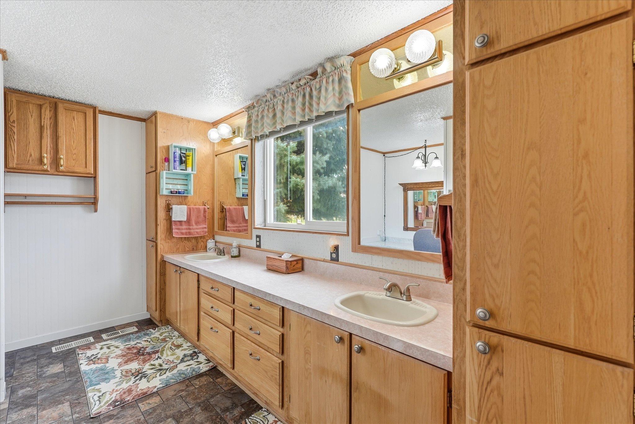 1110 5th Street E Property Photo 21