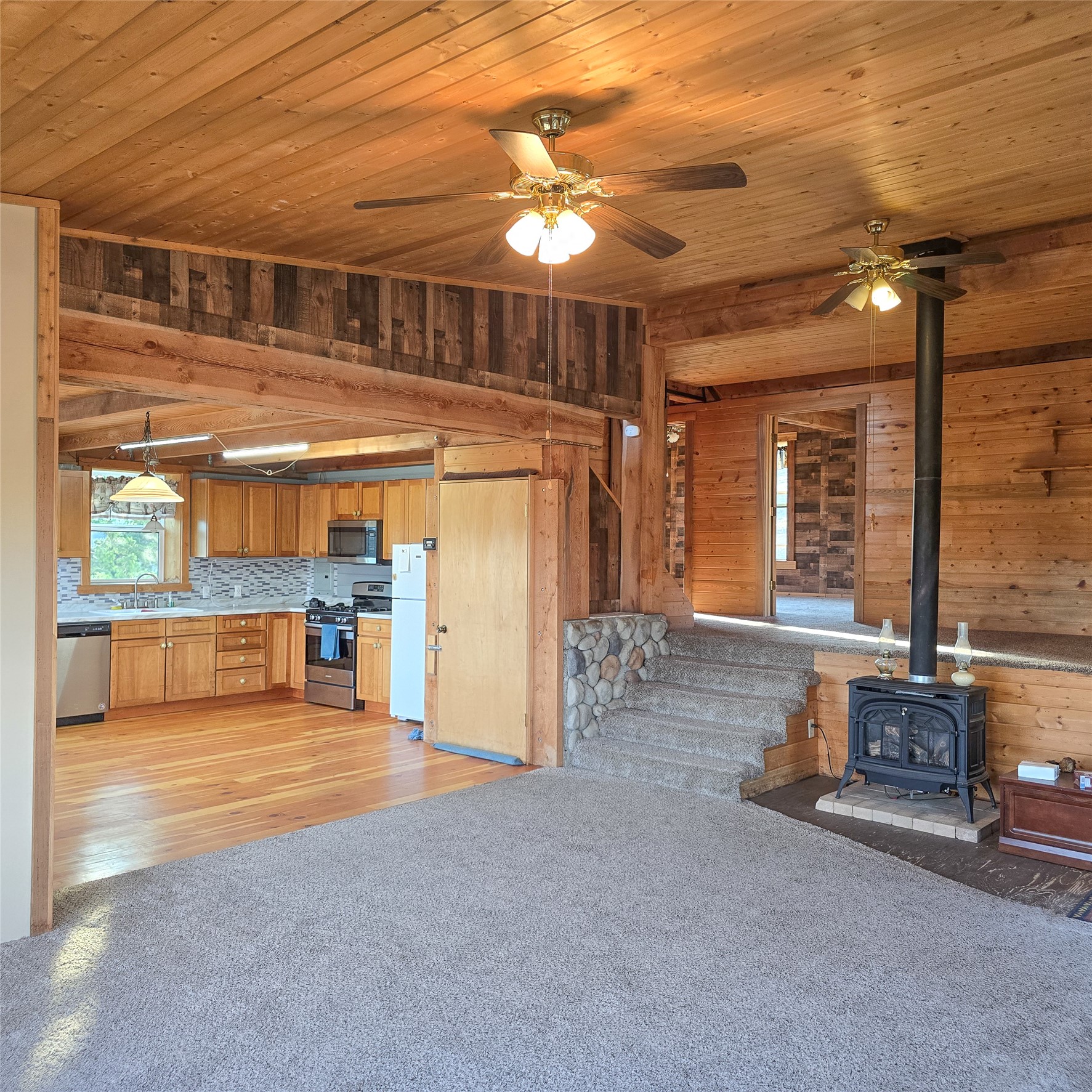 210 Friendspring Road Property Photo 2