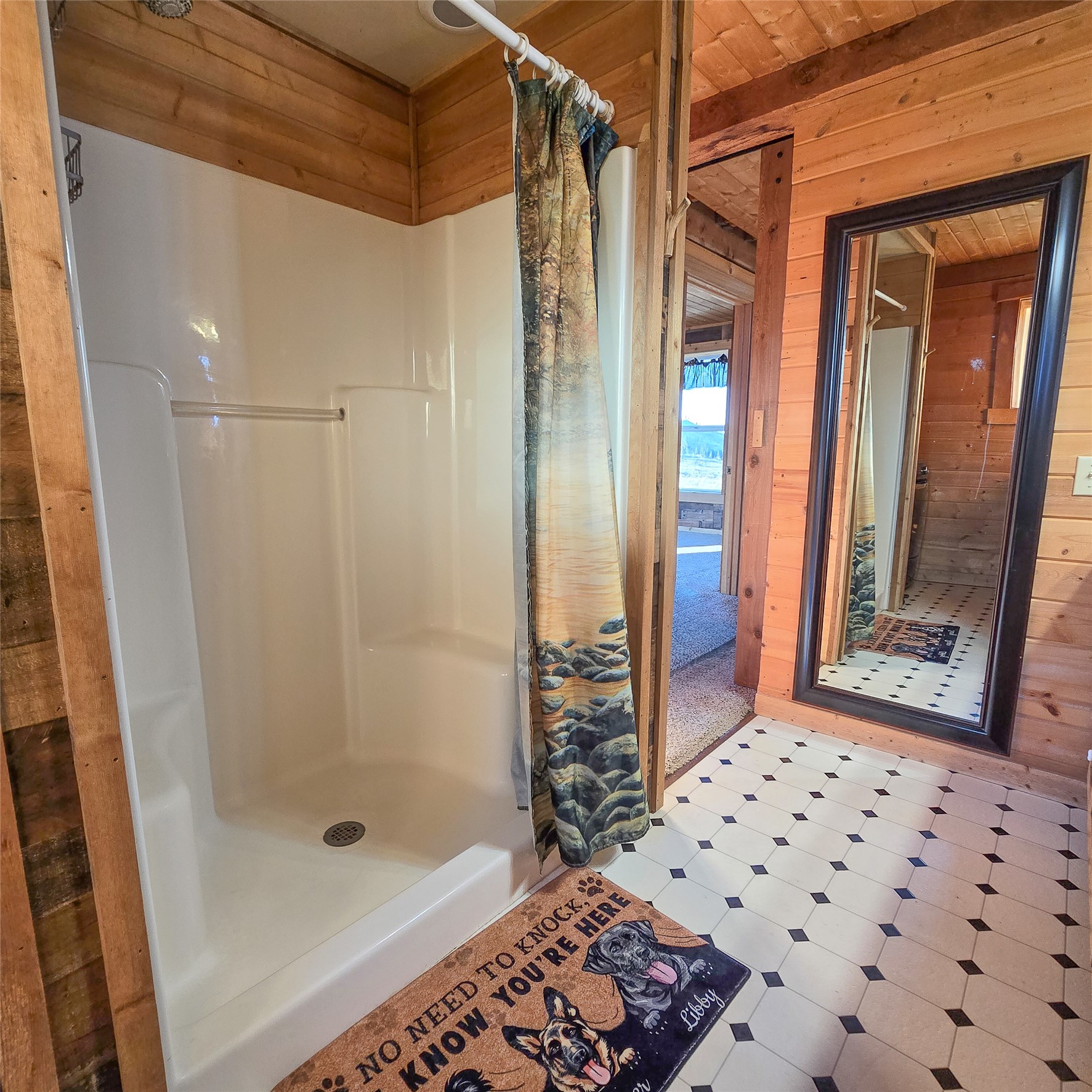 210 Friendspring Road Property Photo 8