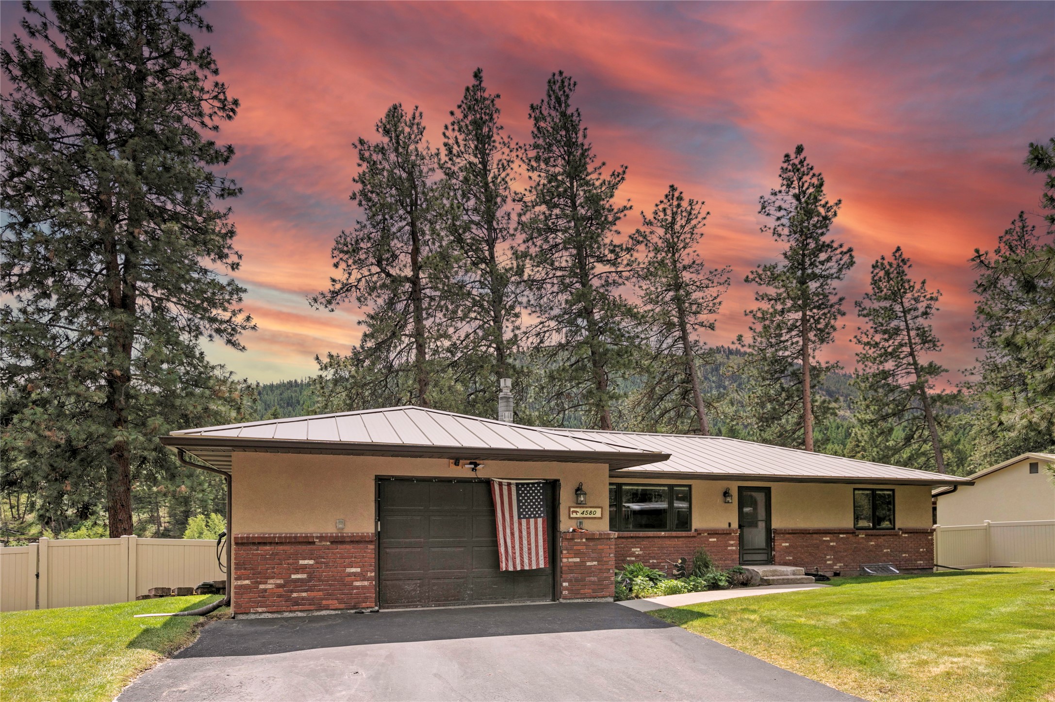 4580 Whitewater Park Property Photo 4