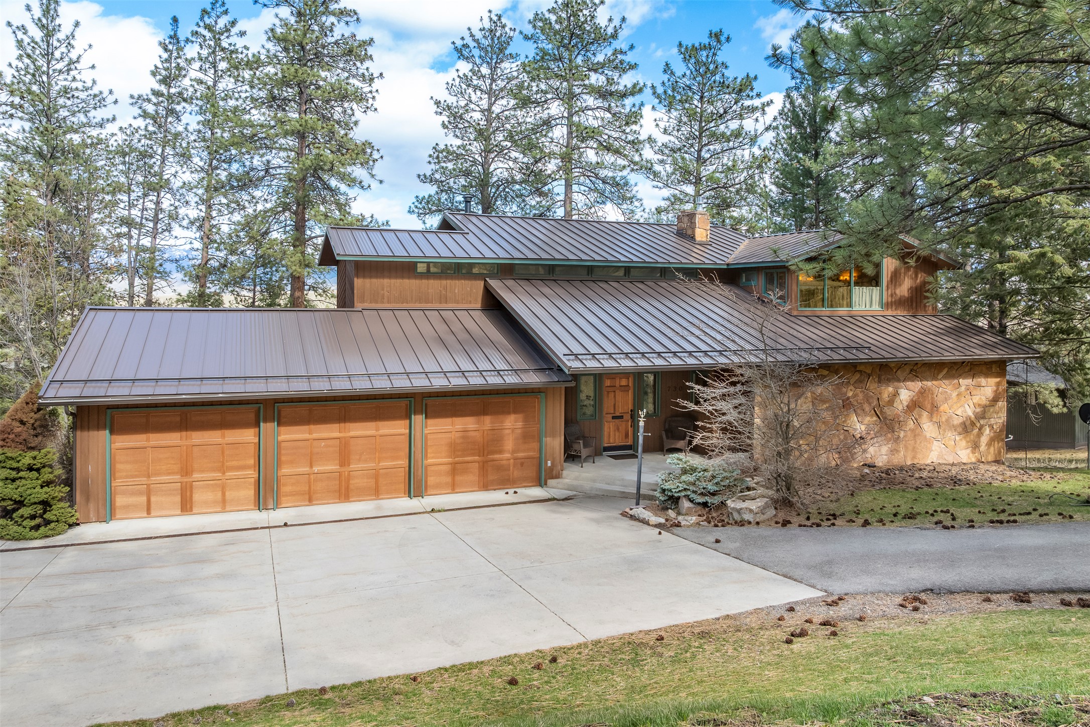 730 Big Flat Road Property Photo 4