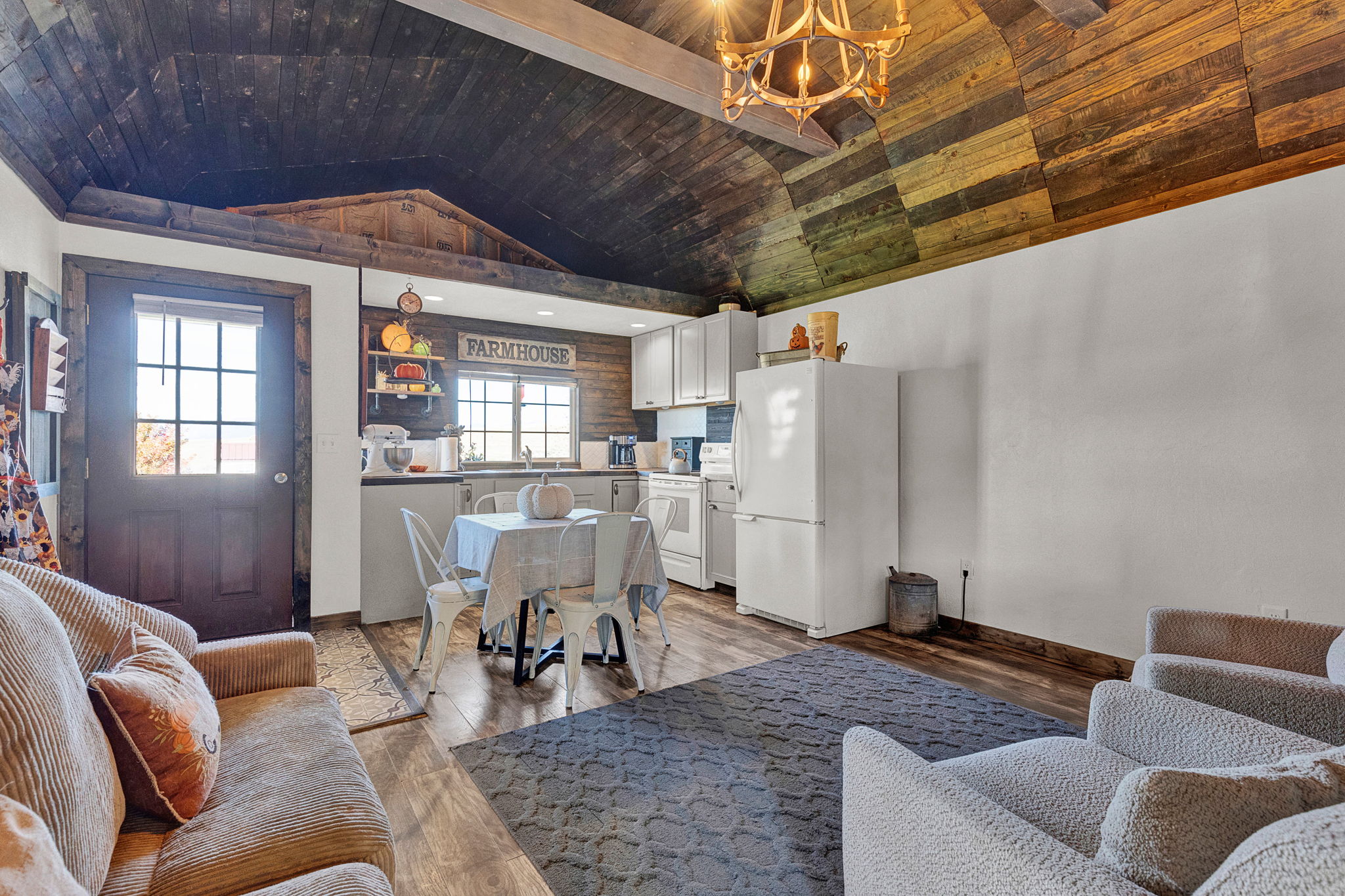 561 Double D Road Property Photo 3
