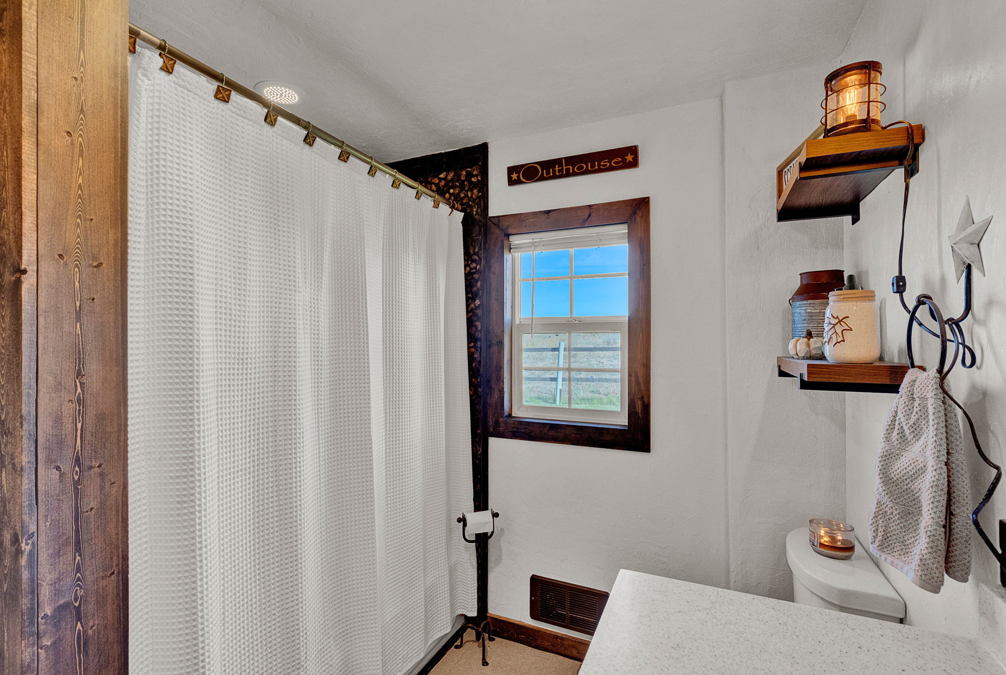 561 Double D Road Property Photo 7