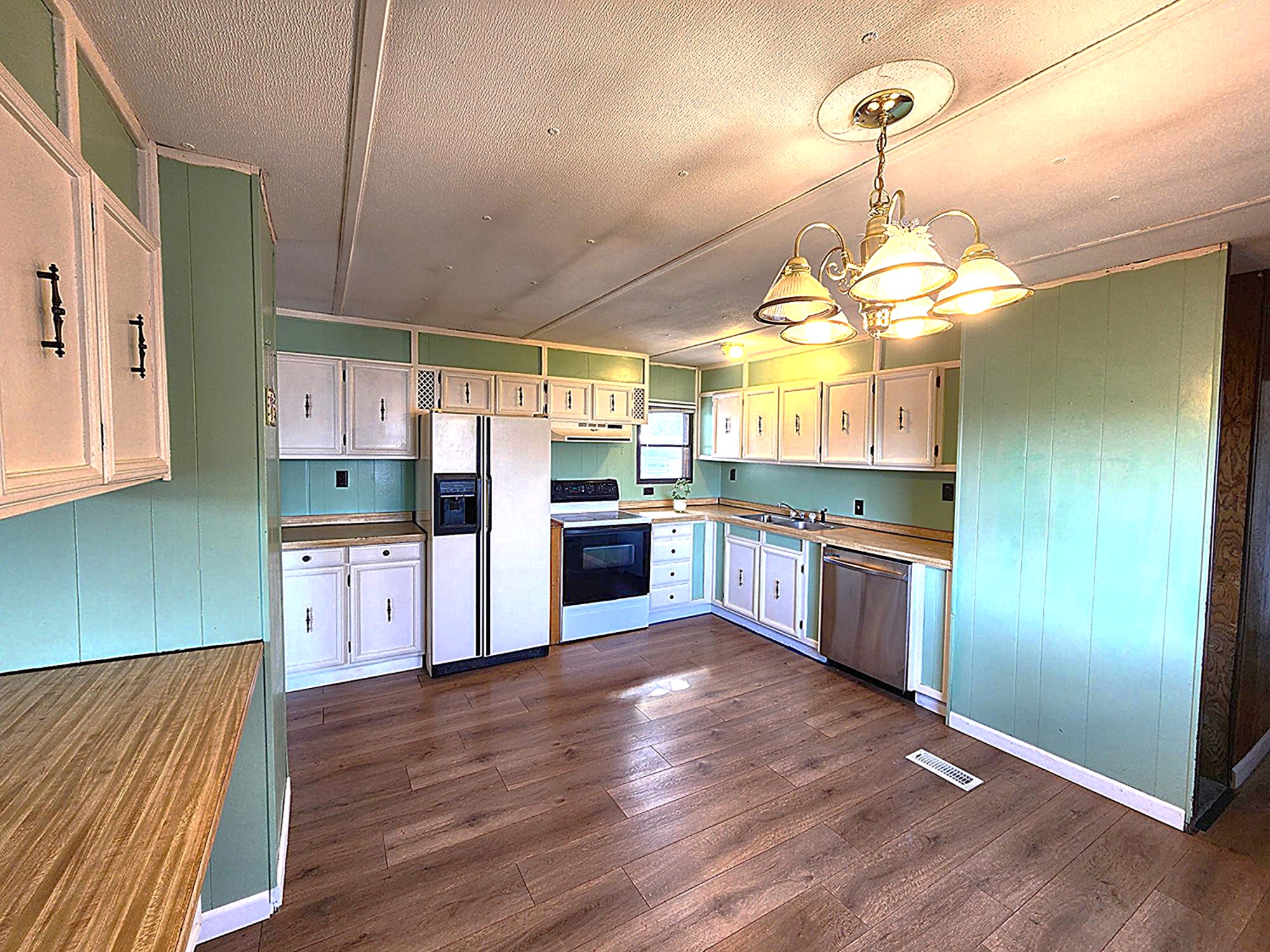 204 S Cook Street Property Photo 10