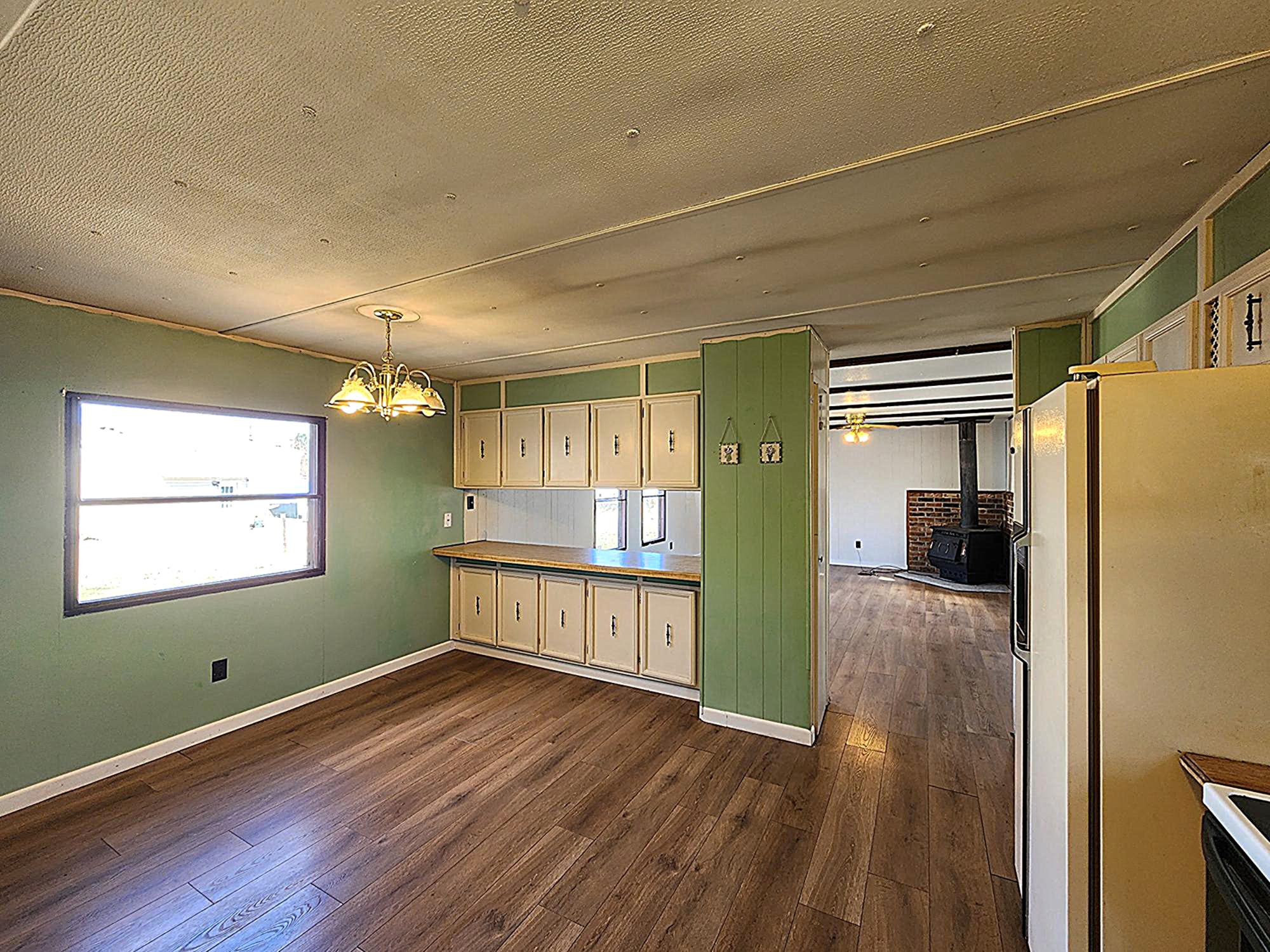204 S Cook Street Property Photo 12