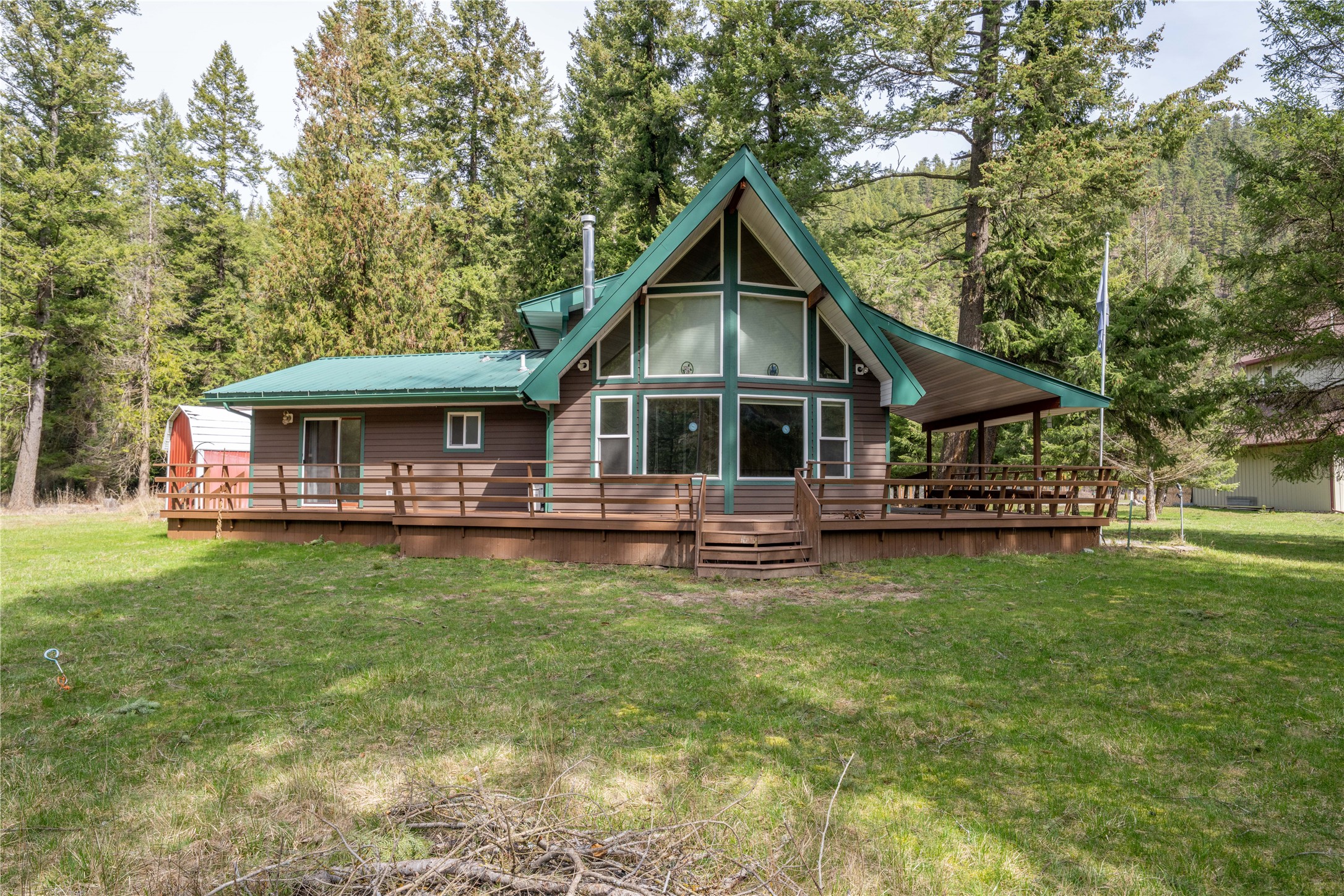 6367 Kootenai River Road Property Photo 2