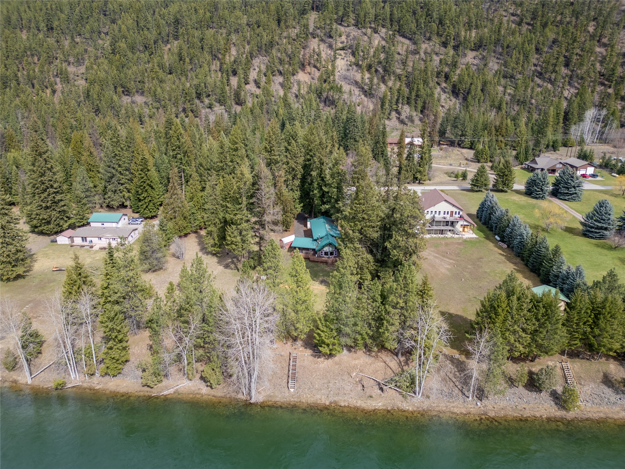 6367 Kootenai River Road Property Photo 3