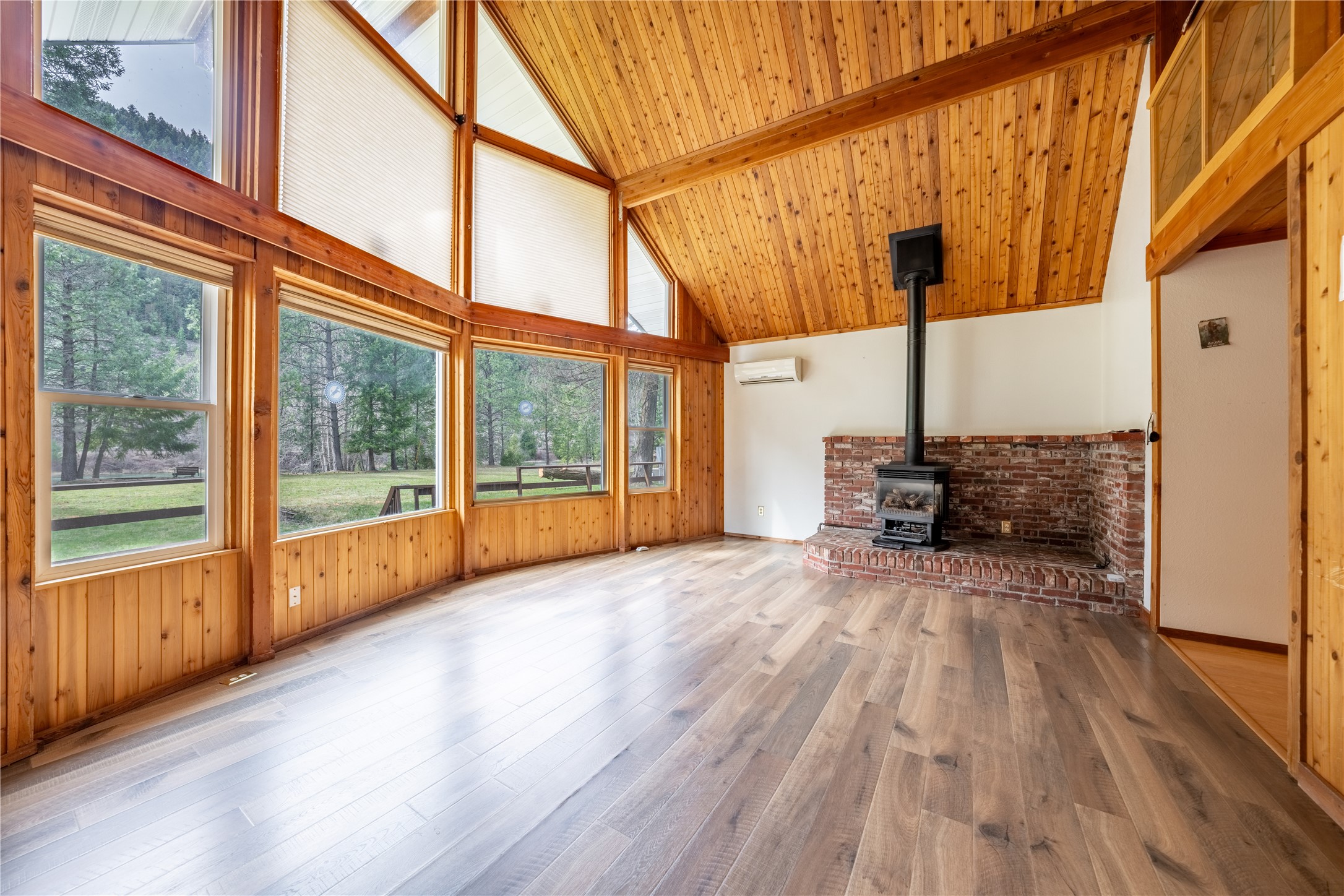 6367 Kootenai River Road Property Photo 10
