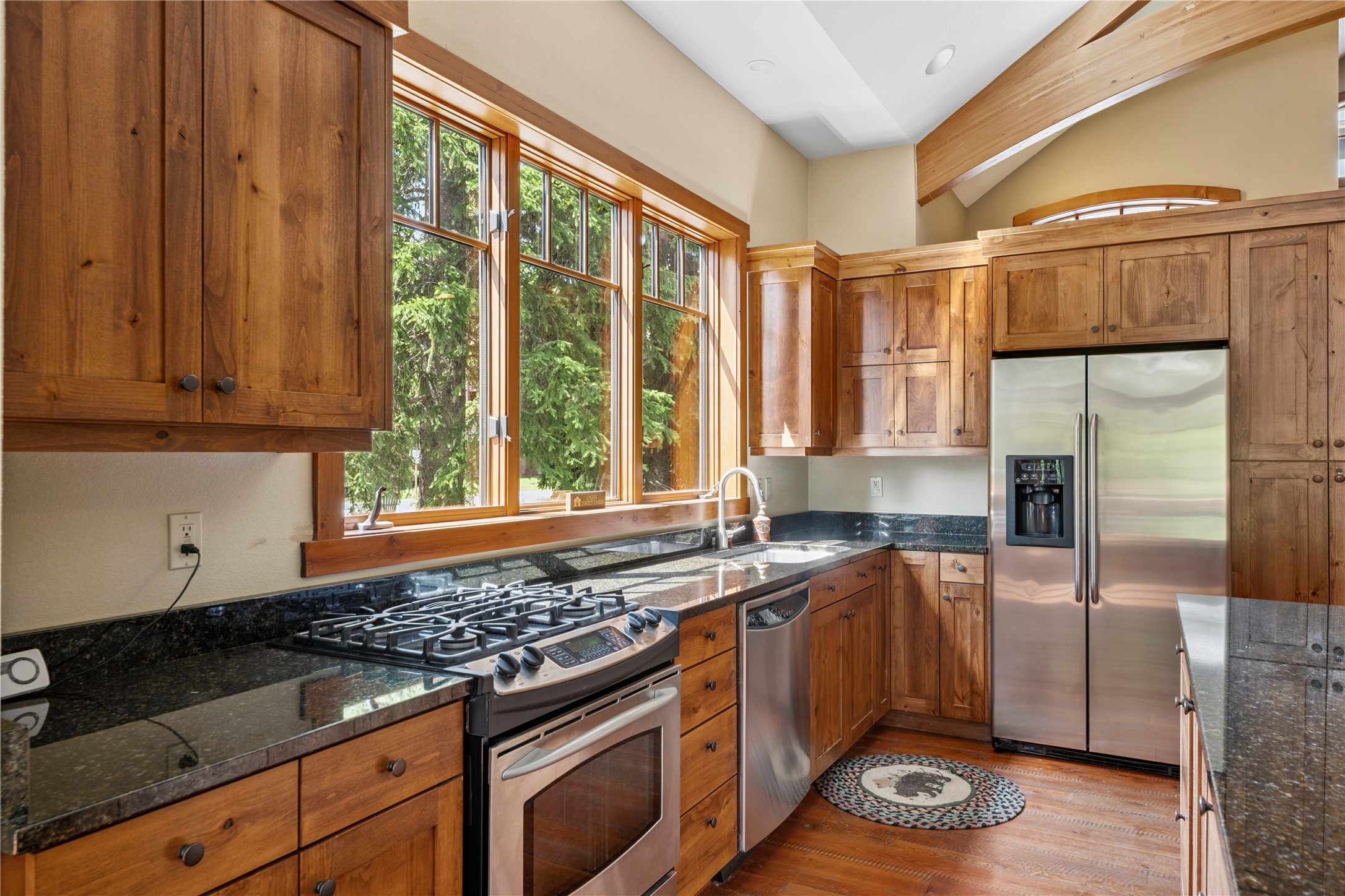 3813 Tamarack Avenue B Property Photo 10