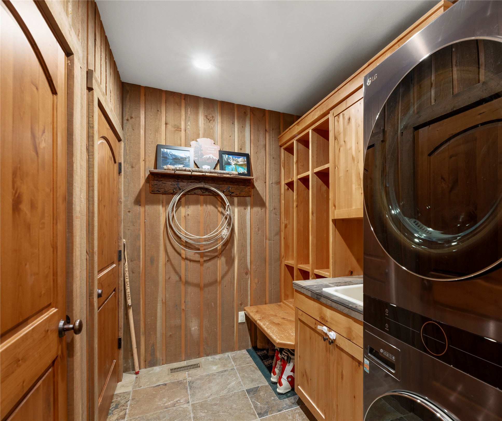 3813 Tamarack Avenue B Property Photo 42