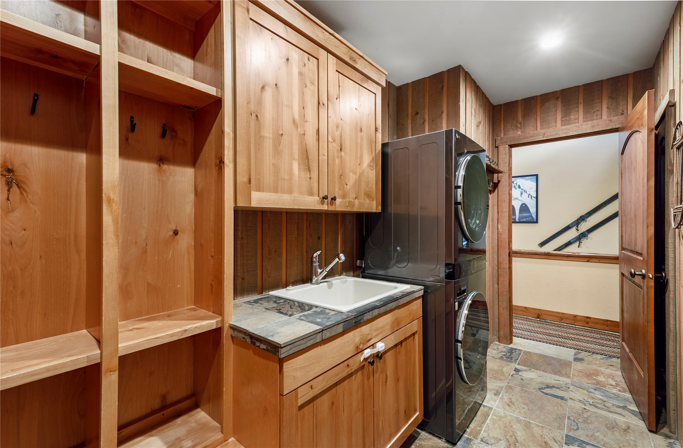 3813 Tamarack Avenue B Property Photo 43