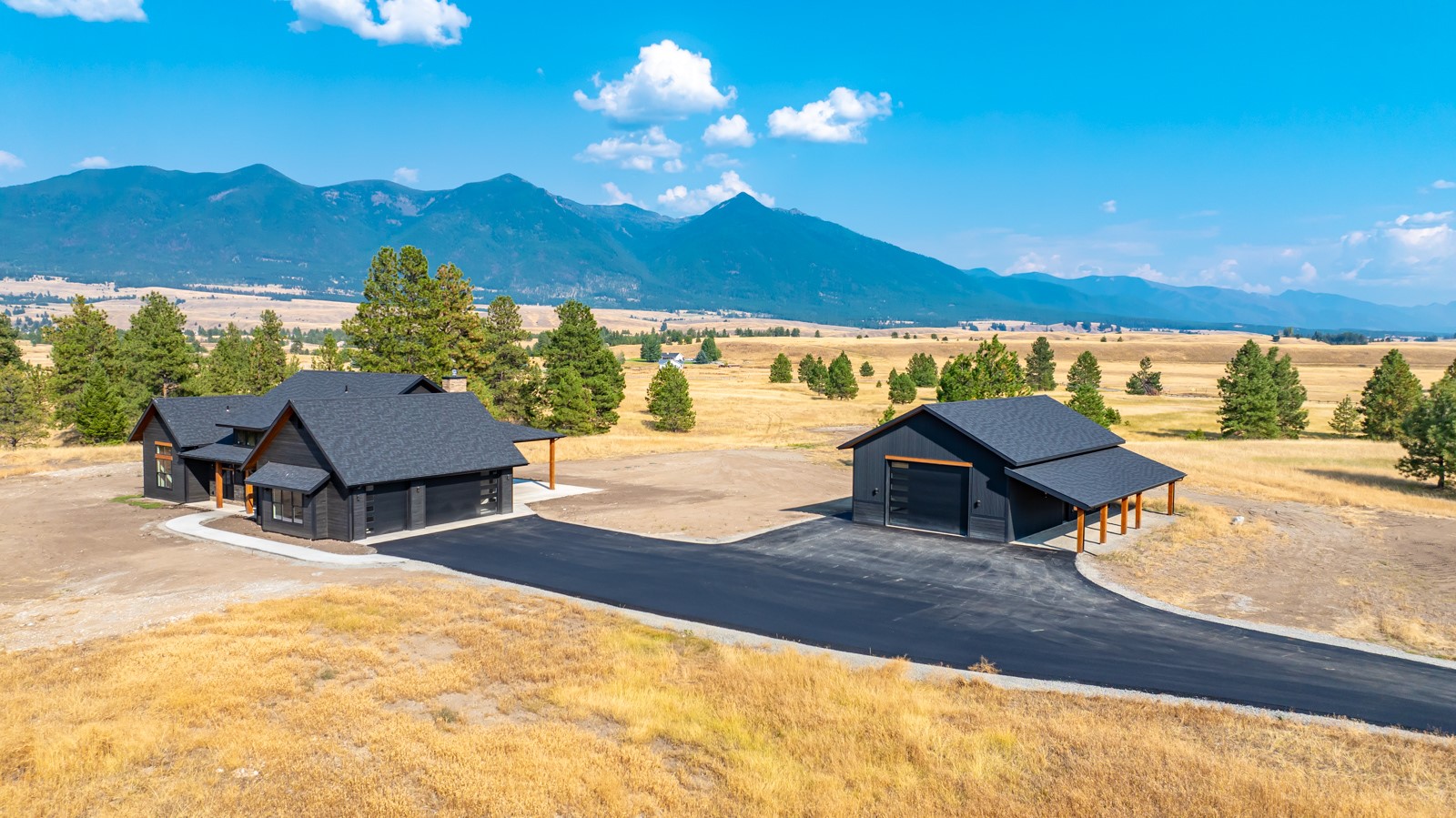 110 Paradise Loop Property Photo 3