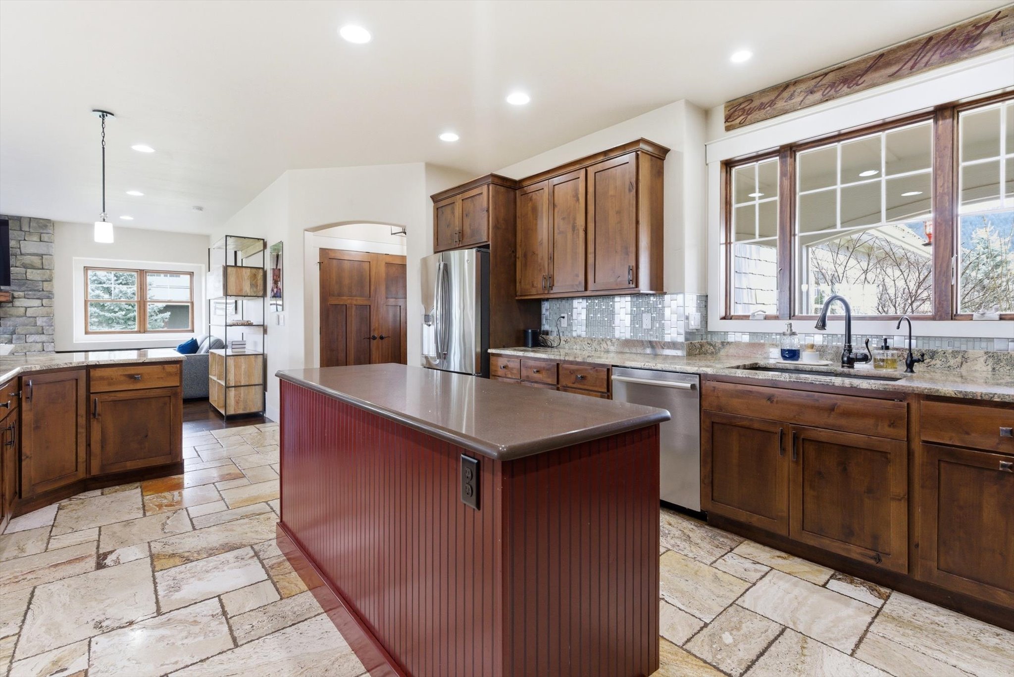 317 Stoneridge Drive Property Photo 14