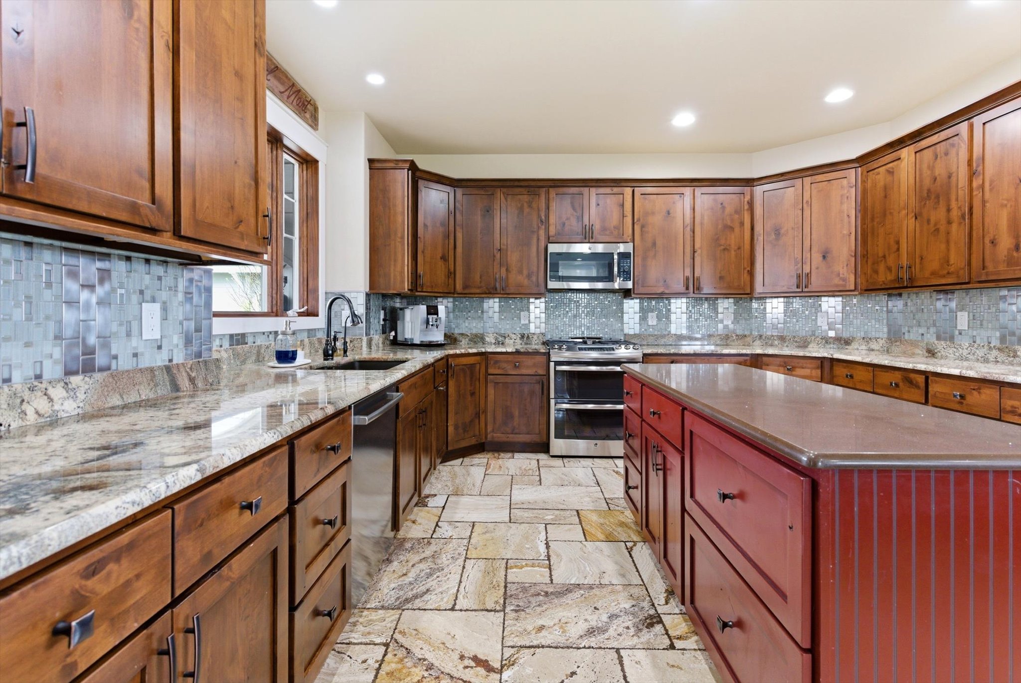 317 Stoneridge Drive Property Photo 15