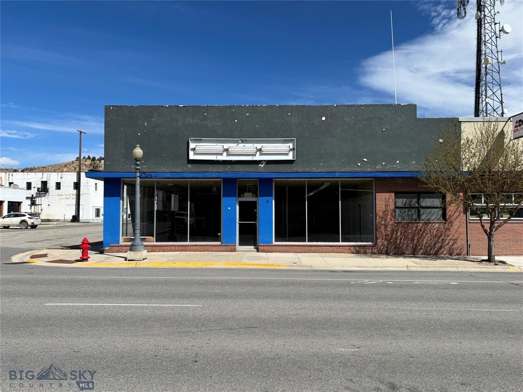 200 E Commercial Property Photo 1