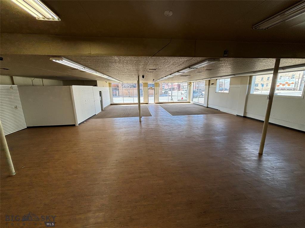 200 E Commercial Property Photo 2