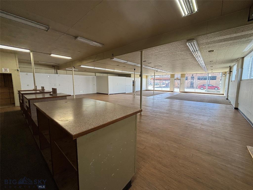 200 E Commercial Property Photo 3
