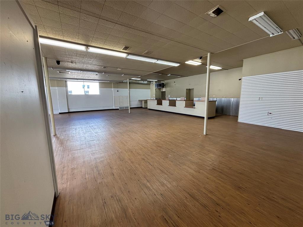 200 E Commercial Property Photo 8