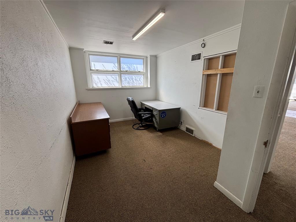 200 E Commercial Property Photo 10