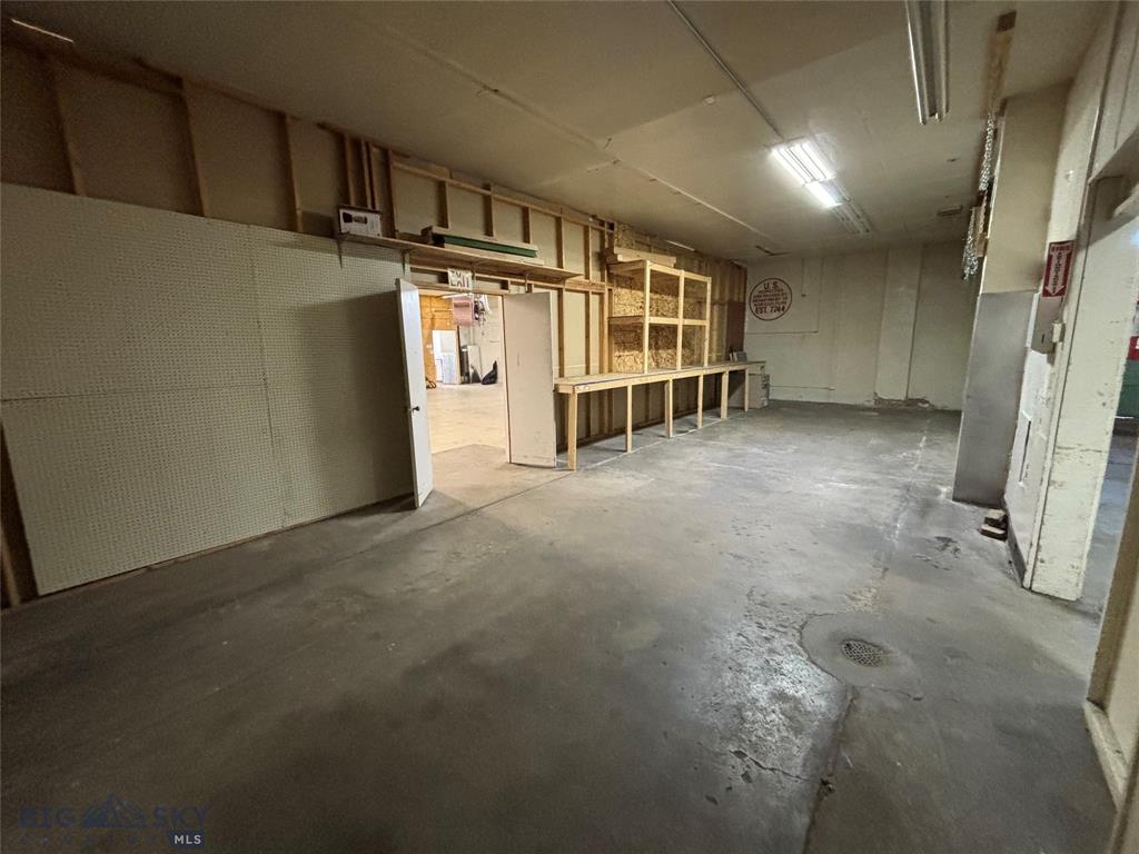 200 E Commercial Property Photo 23