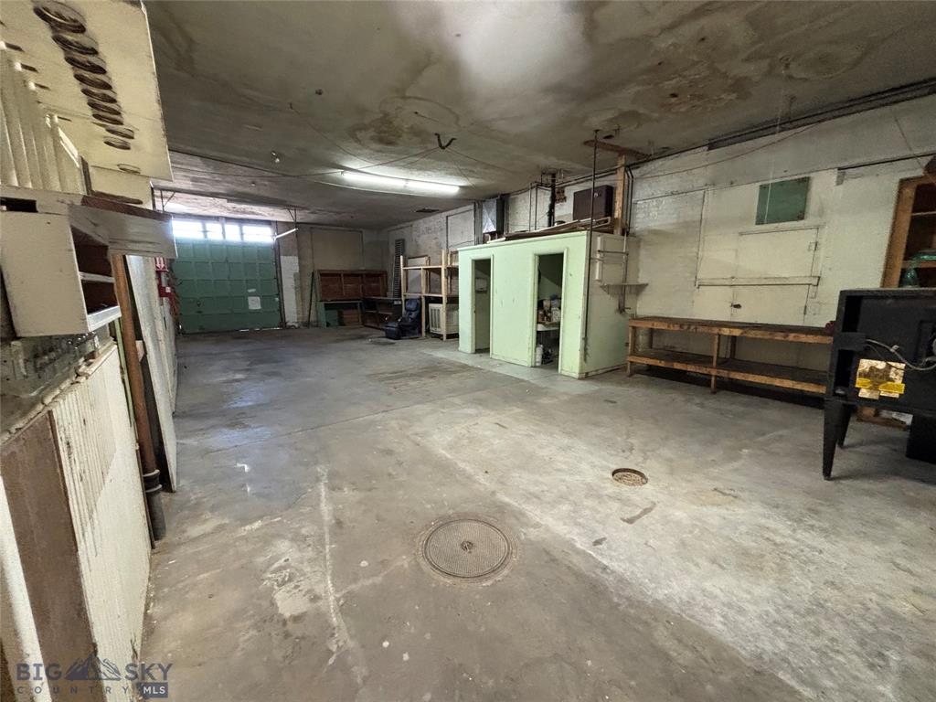 200 E Commercial Property Photo 25