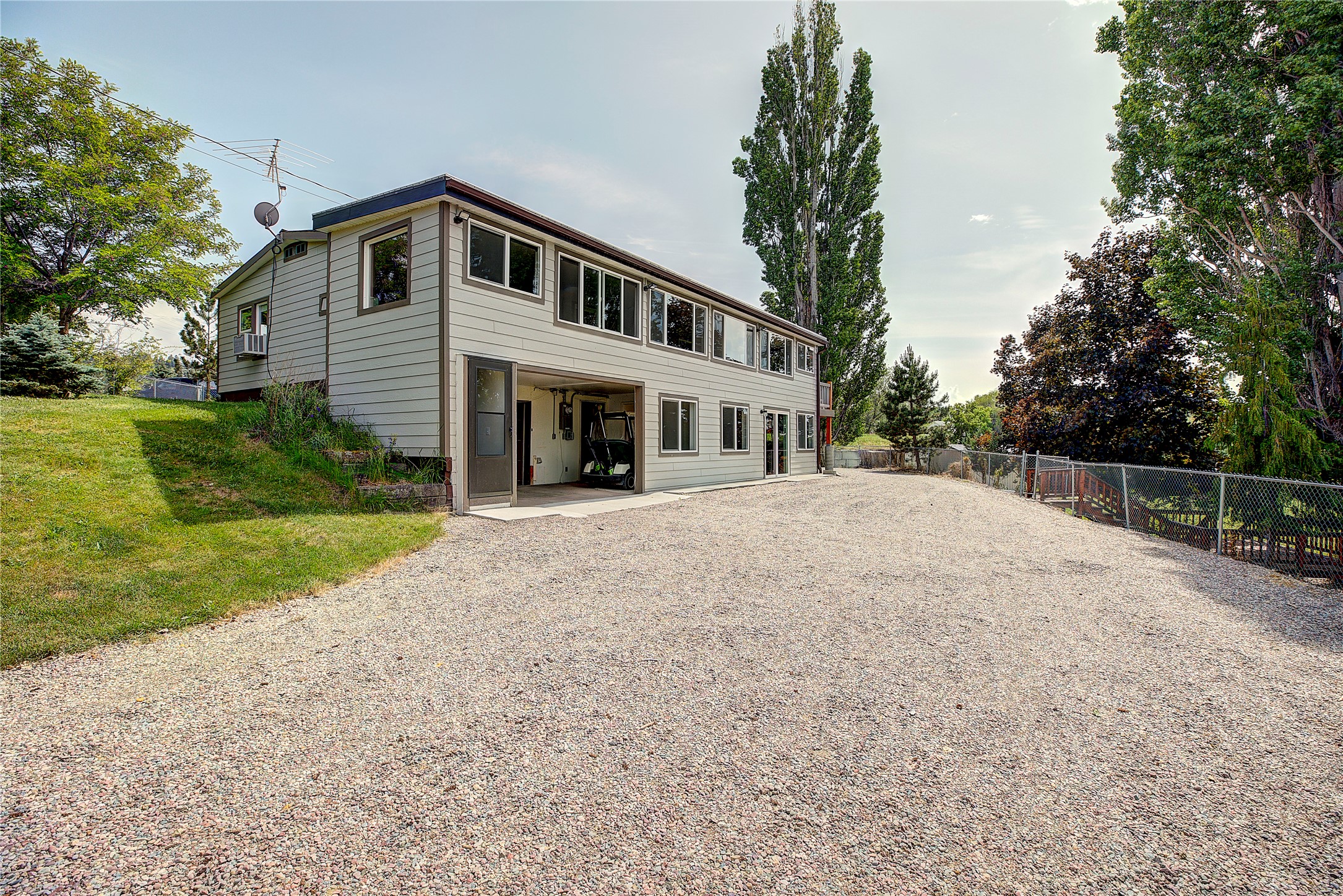 708 11th Street E Property Photo 66