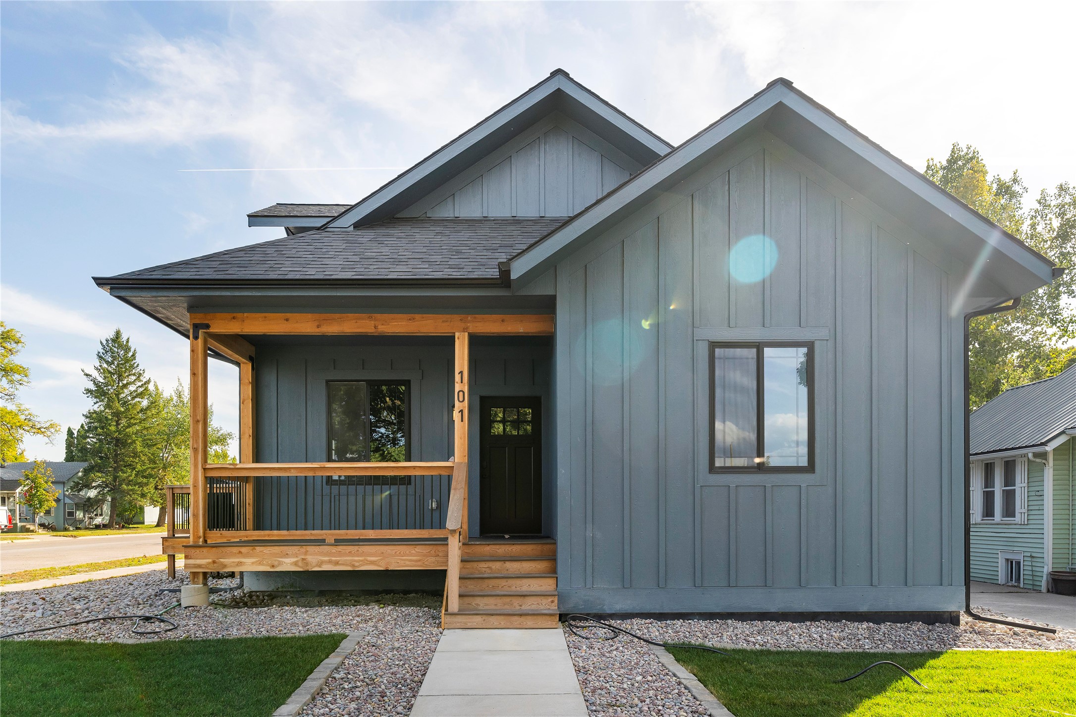 101 4th Avenue W Property Photo 3