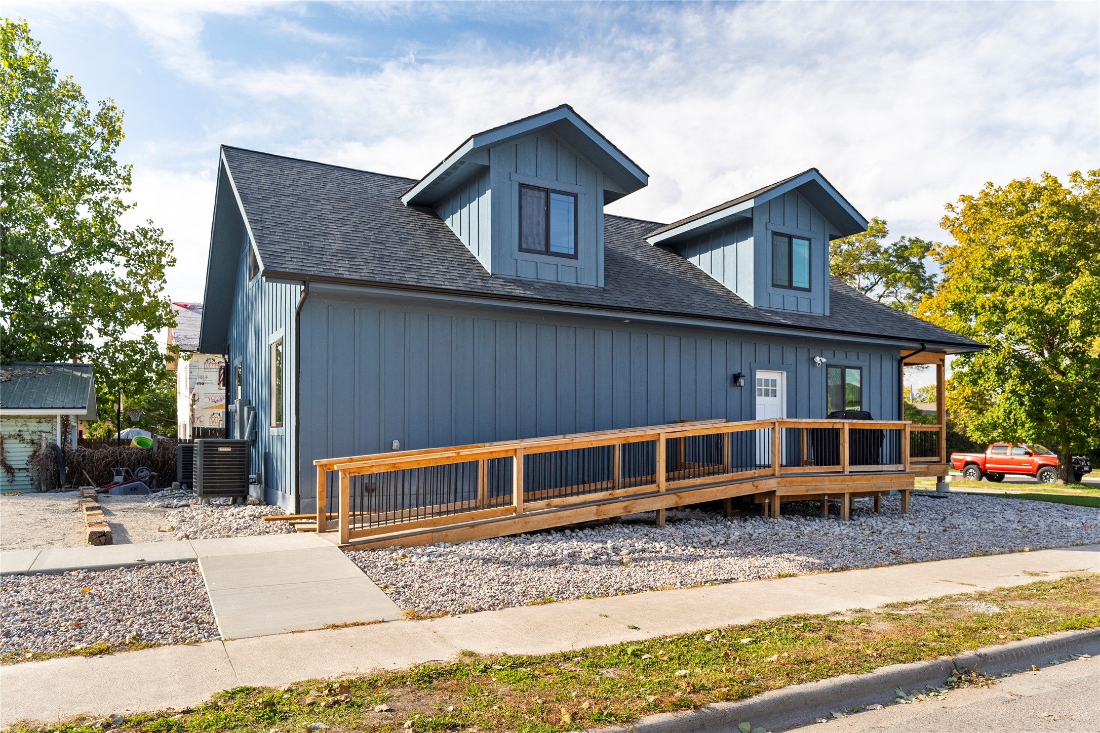 101 4th Avenue W Property Photo 6