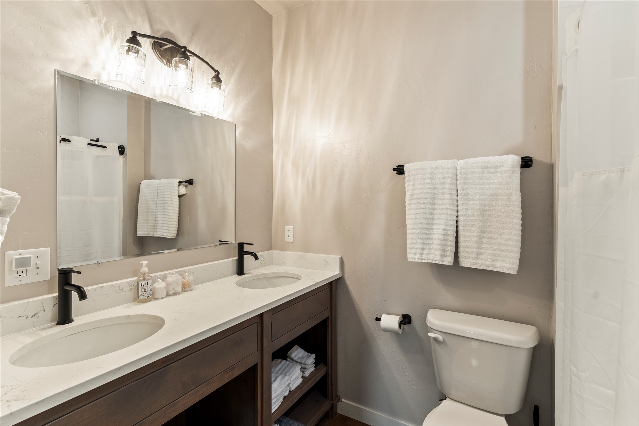 101 4th Avenue W Property Photo 28