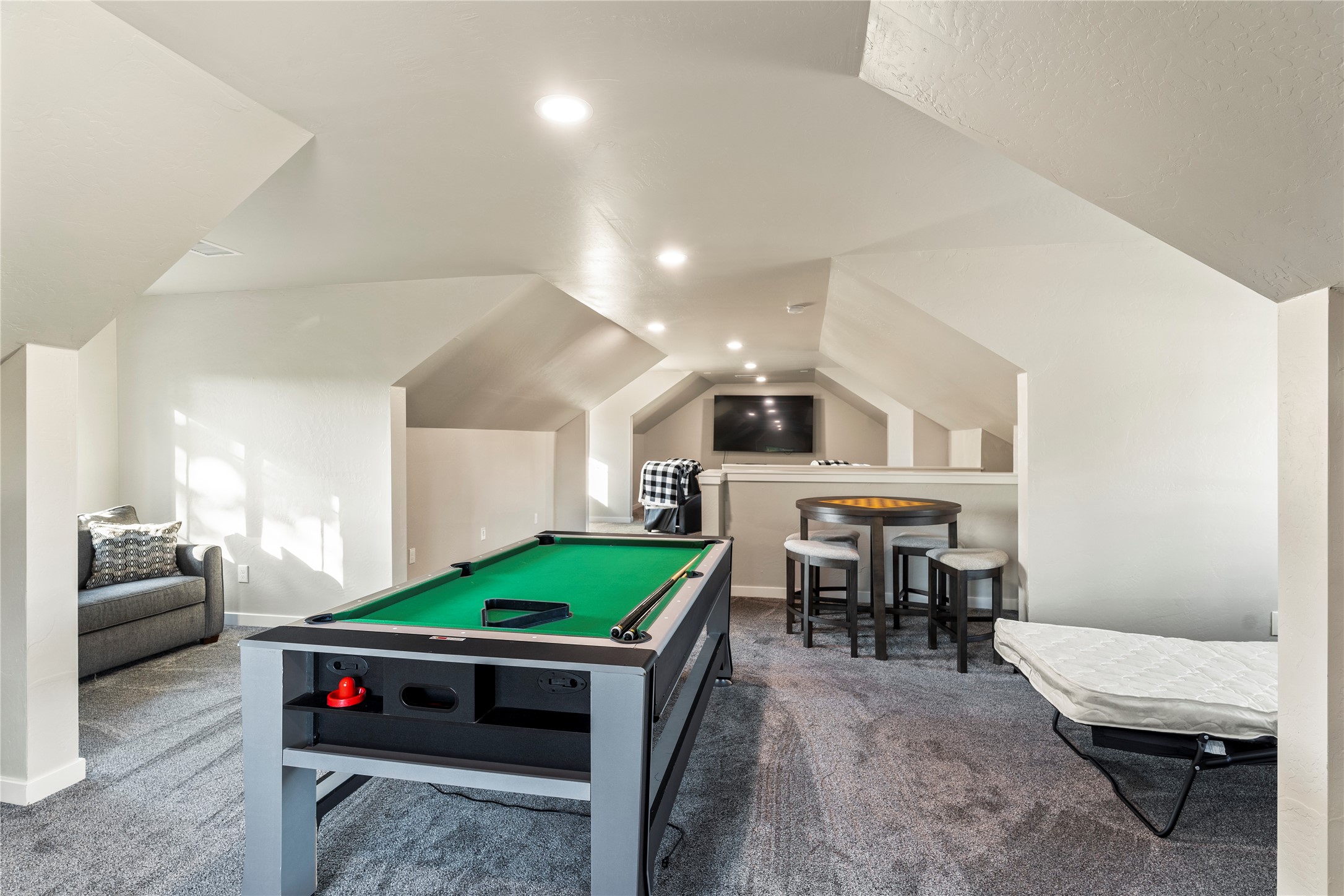 101 4th Avenue W Property Photo 35