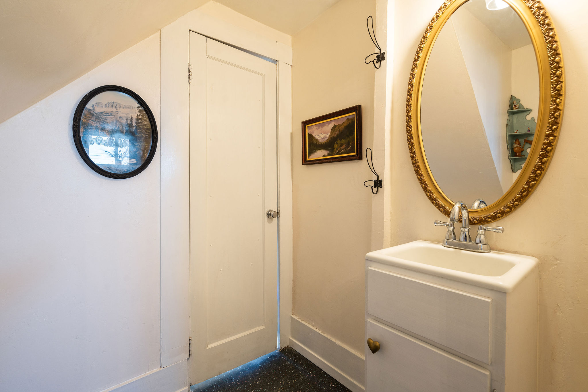203 5th Avenue W Property Photo 34